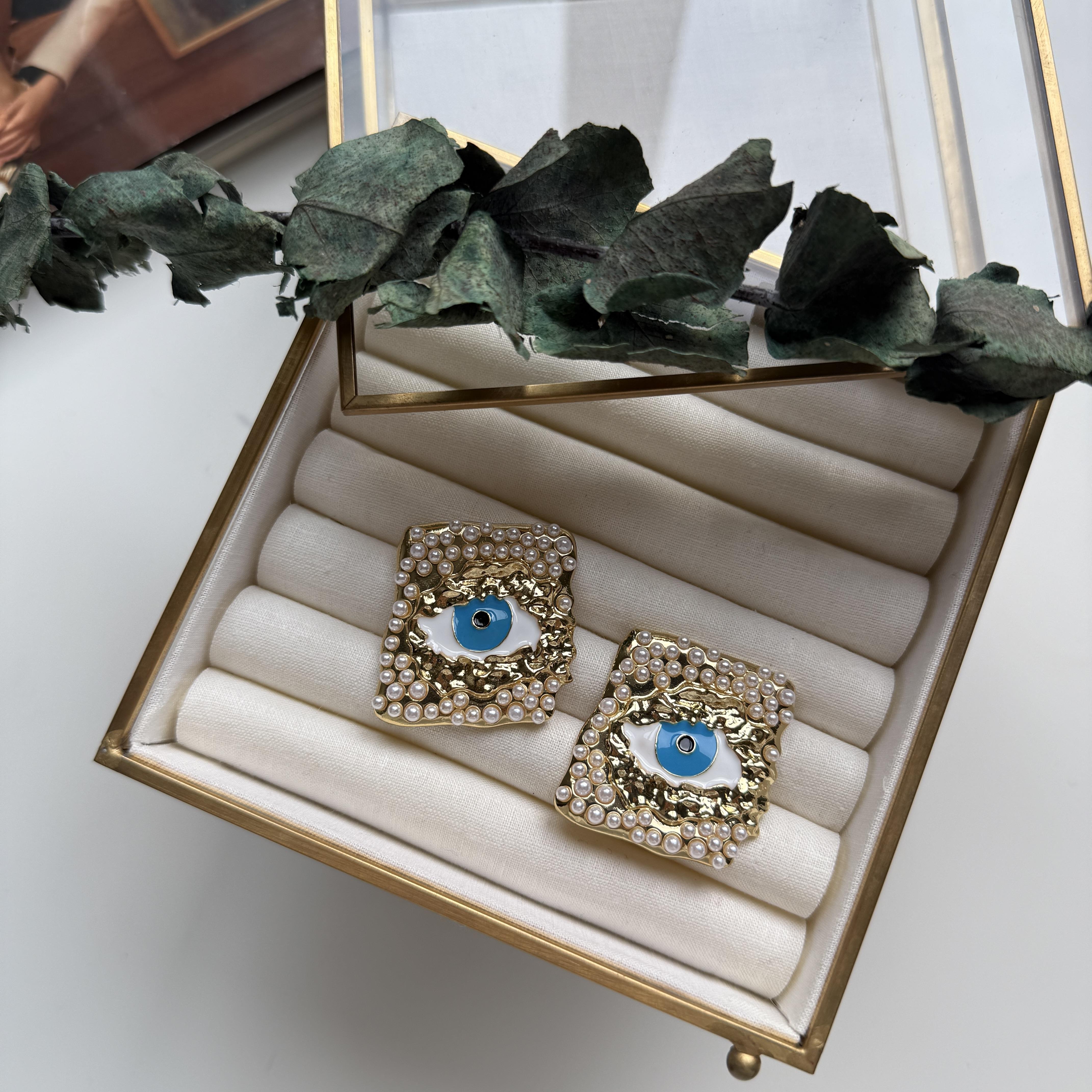 Marka İncili Plaka Göz Küpe