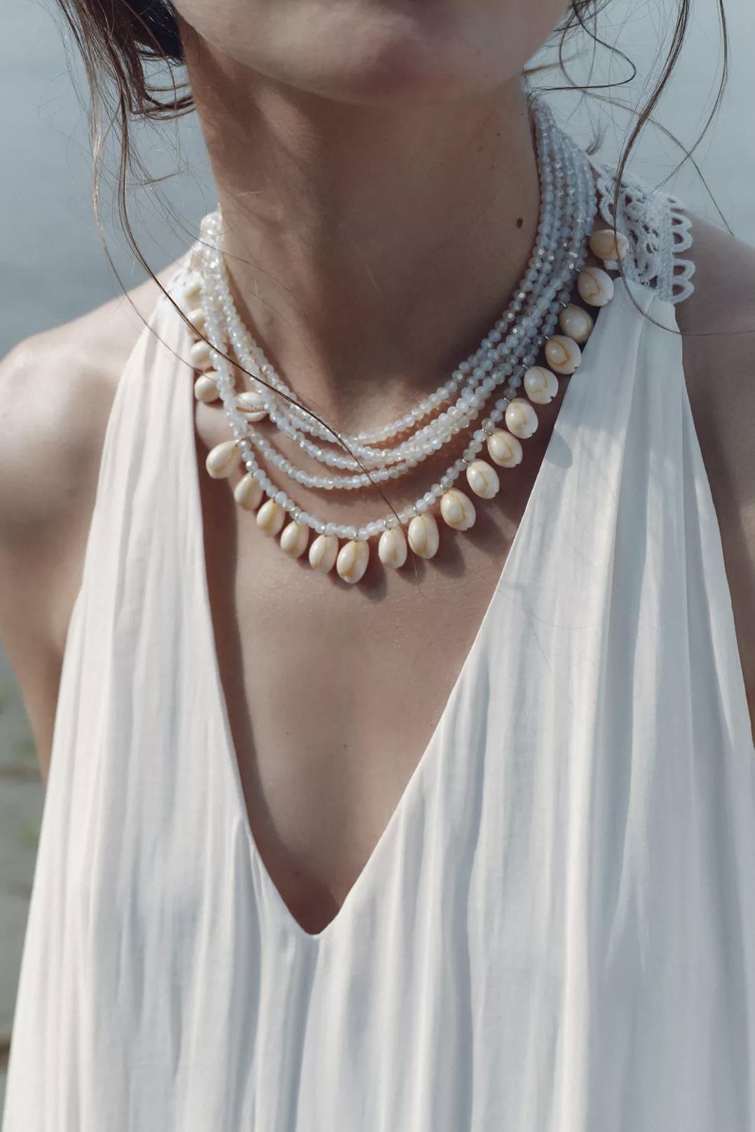 Marka Parlak Boncuklu Deniz Kabuğu Kolye