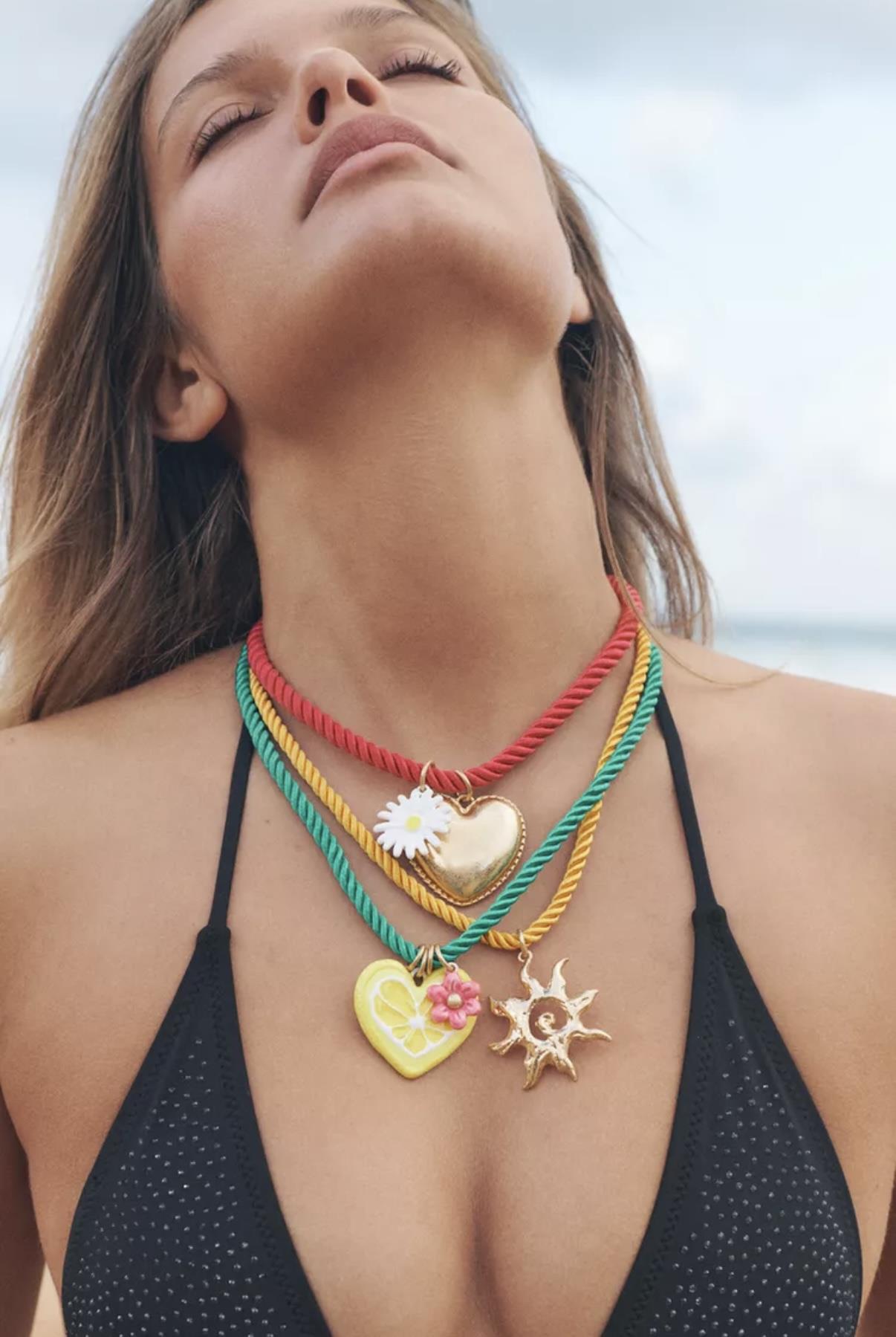 Marka Renkli 3lü Halat Charmlı Kolye