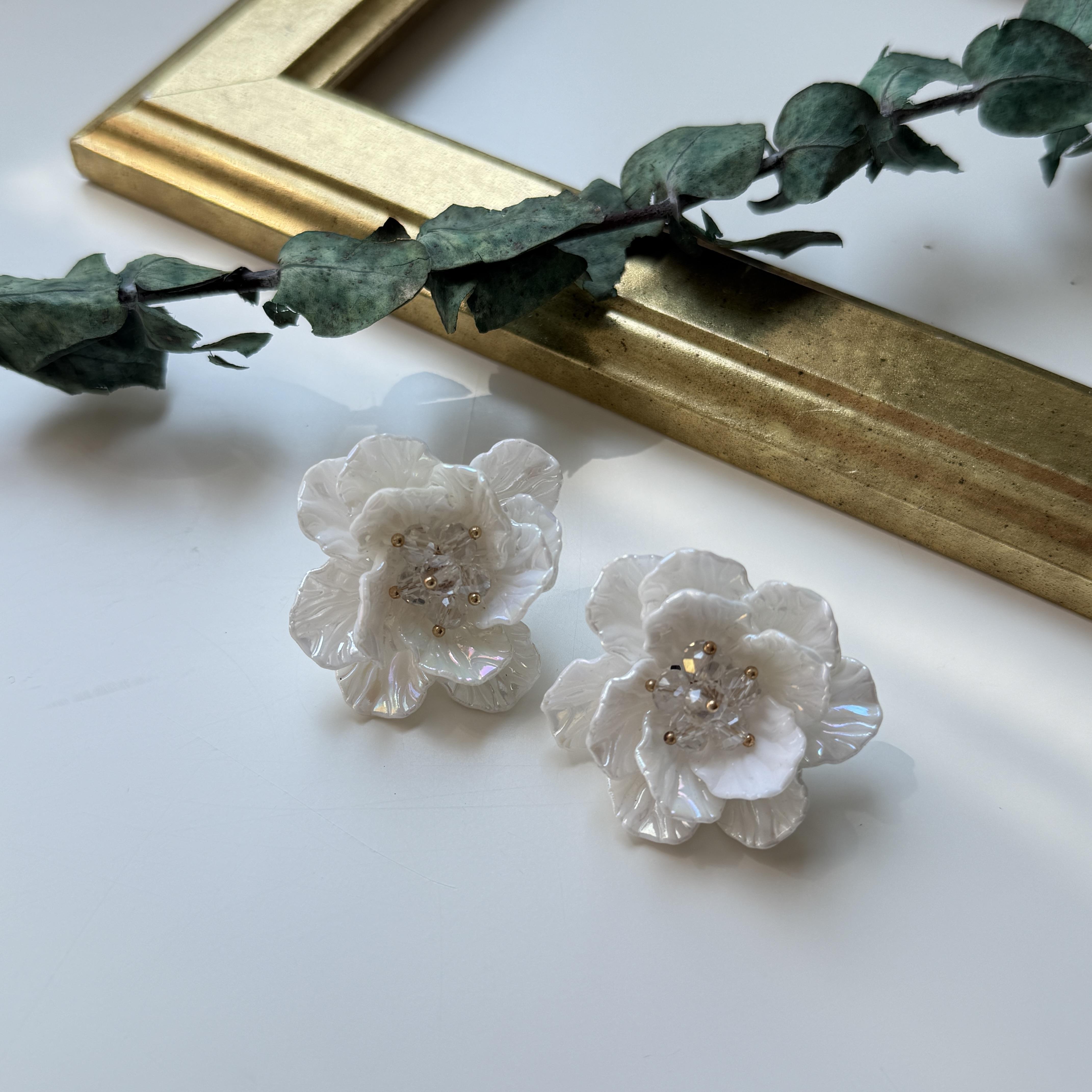 Marka Sedefli Çiçek Küpe