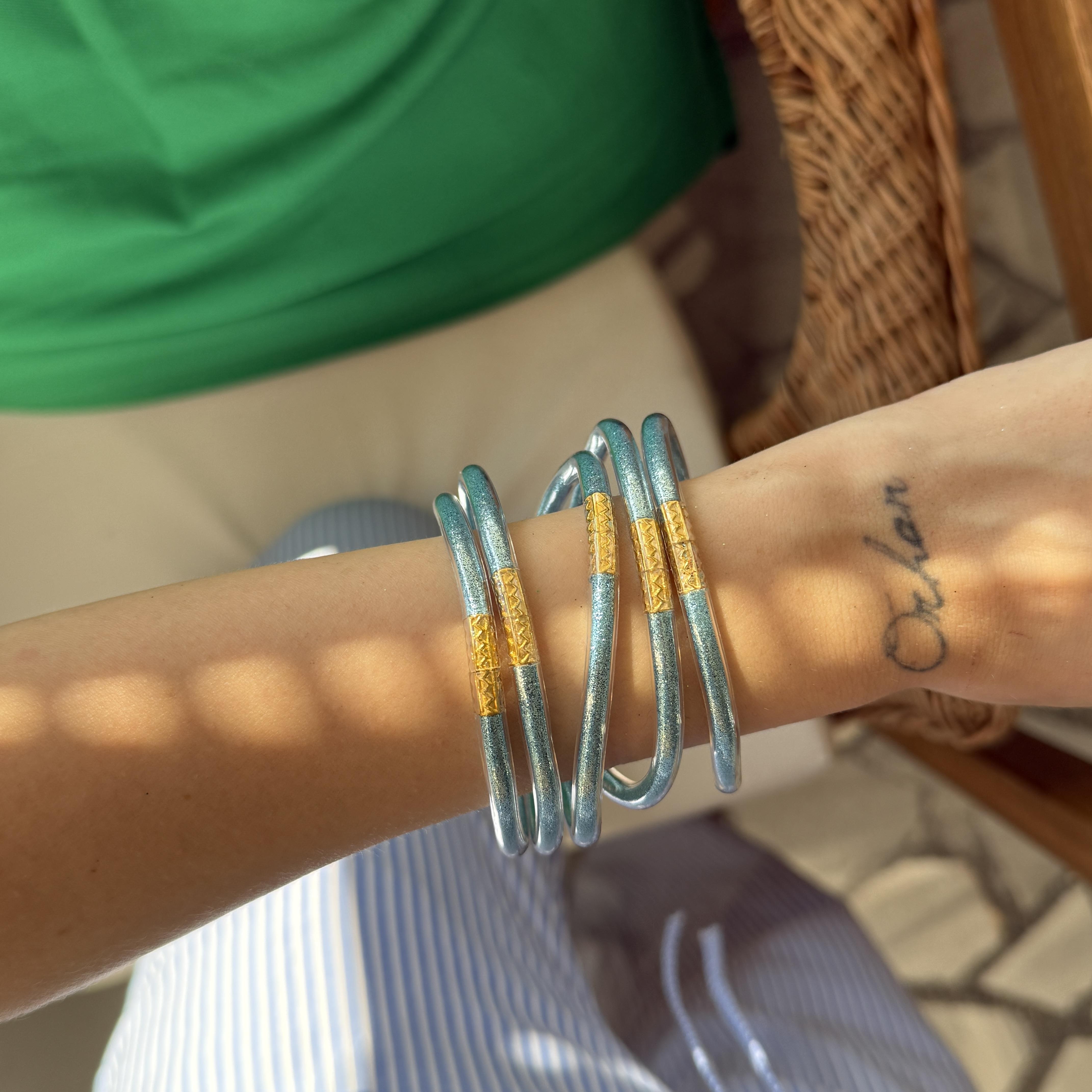 Mavi Plastik Simli Bilezik Seti