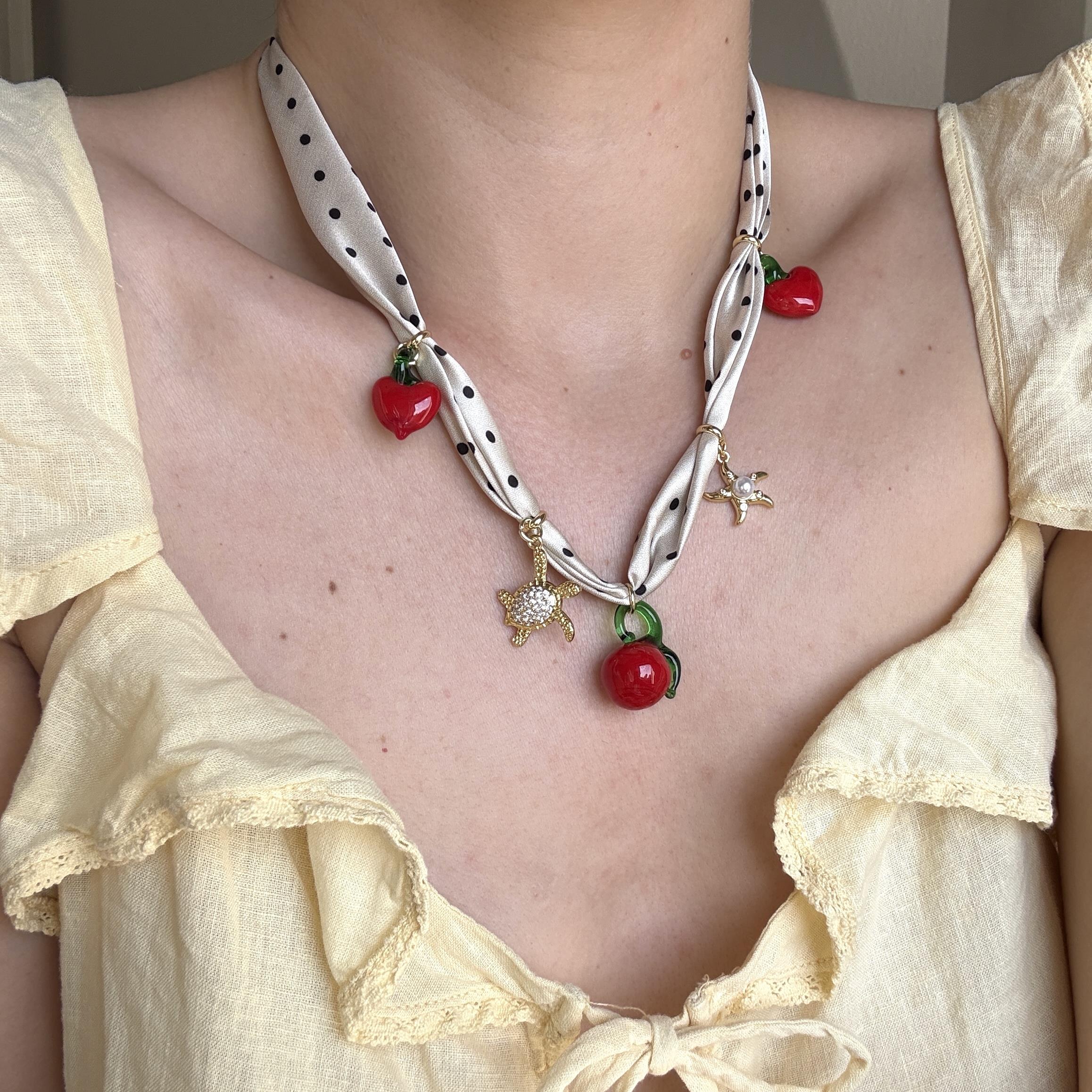 Murano Charmlı Fular Kolye