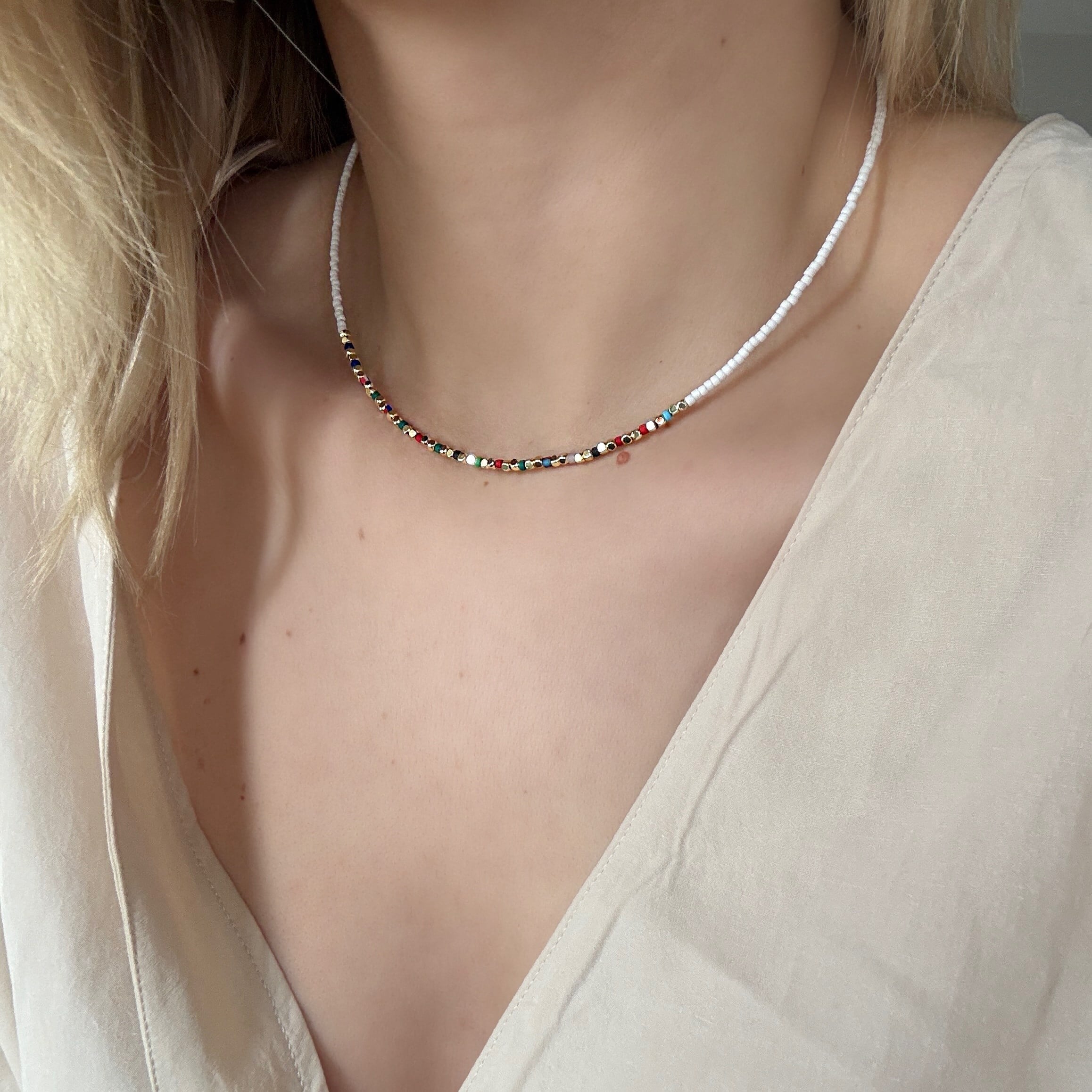 Ortası Mix Beyaz Boncuklu Kolye