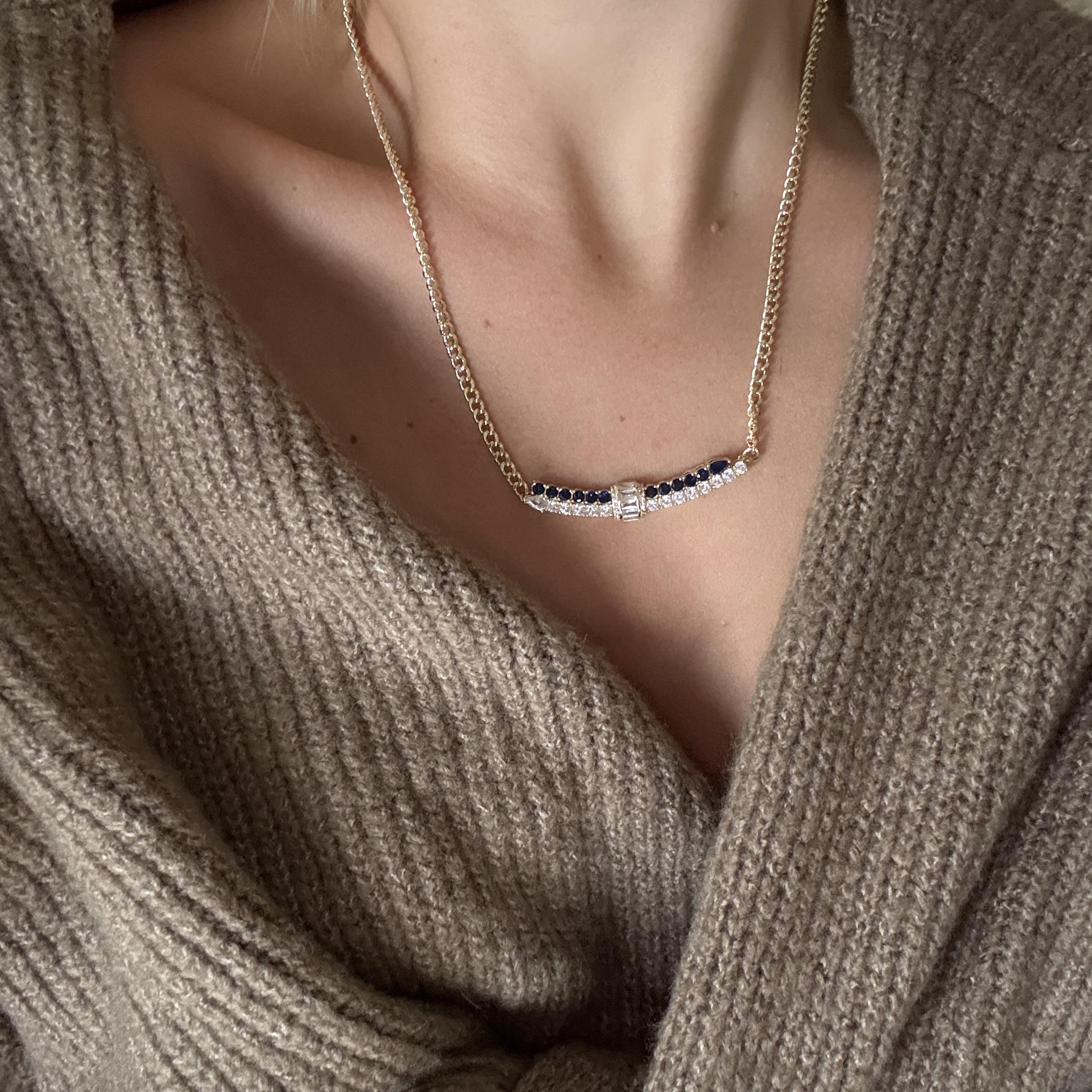 Özel Seri Lacivert Taşlı Kolye