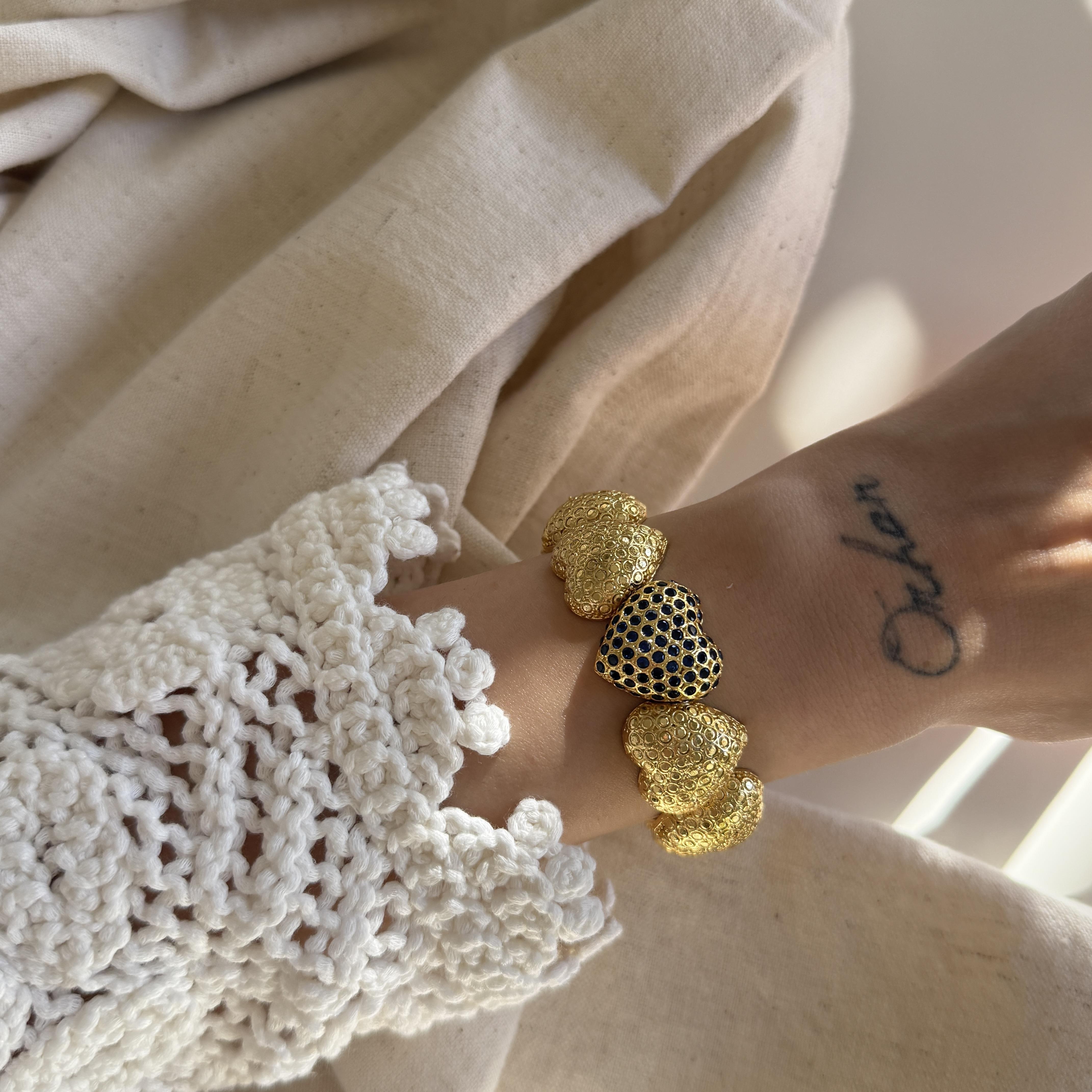 Özel Seri Ortası Lacivert Taşlı Kalp Bileklik