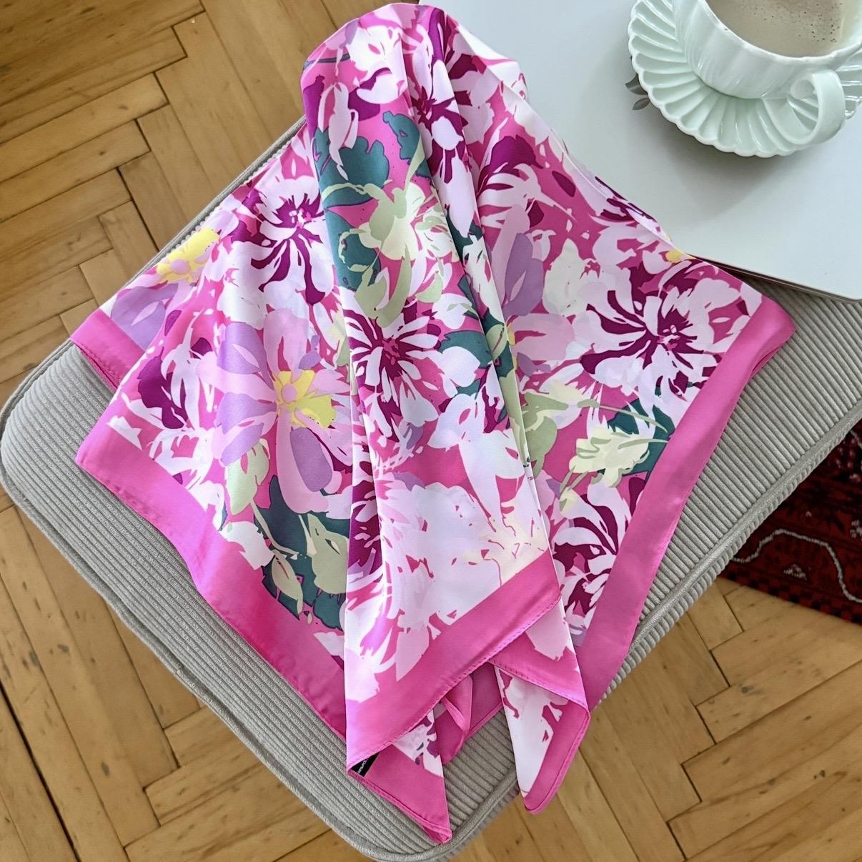 Pembe Çiçekli Fular 70X70