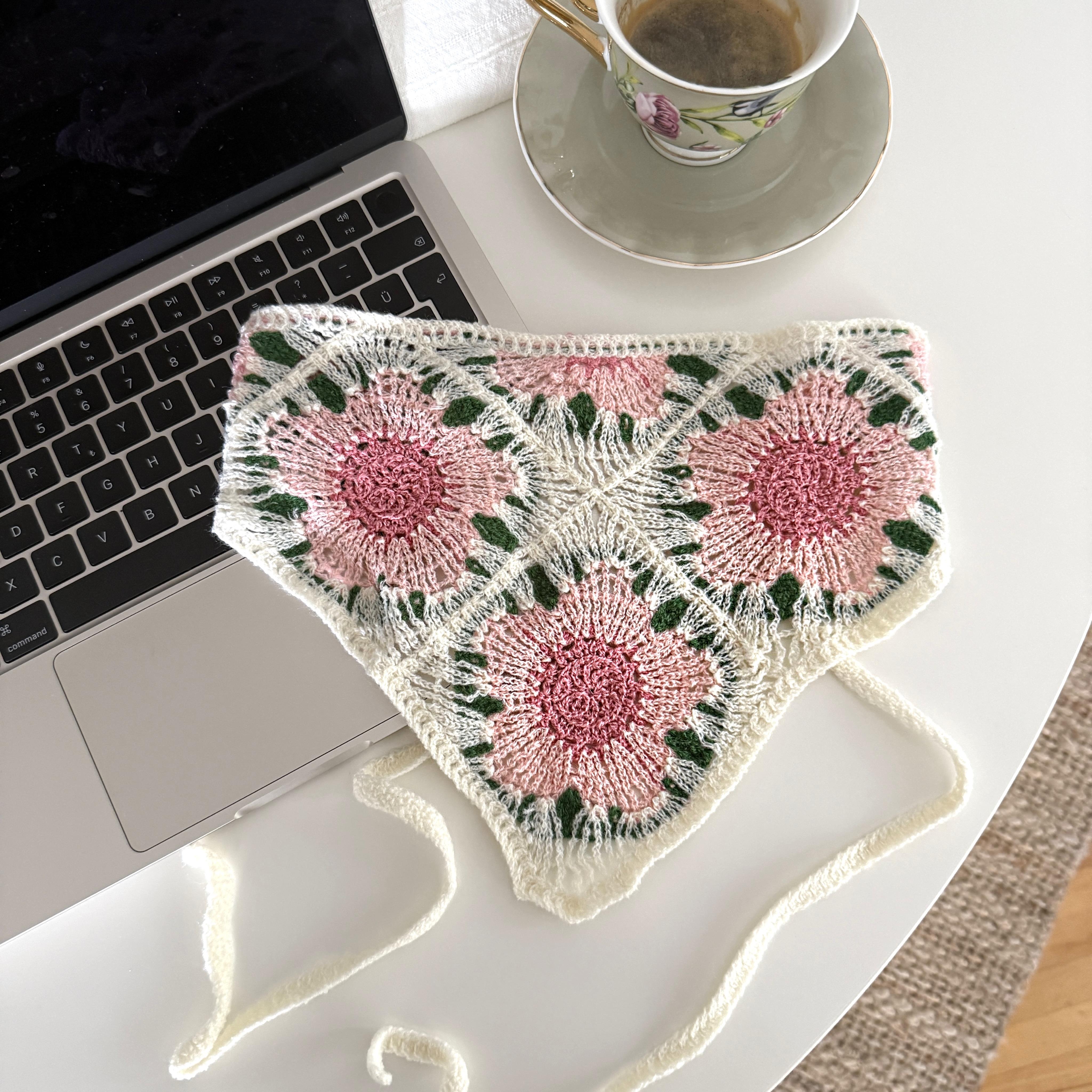 Pembe&Yeşil Çiçekli Örgü Üçgen Bandana