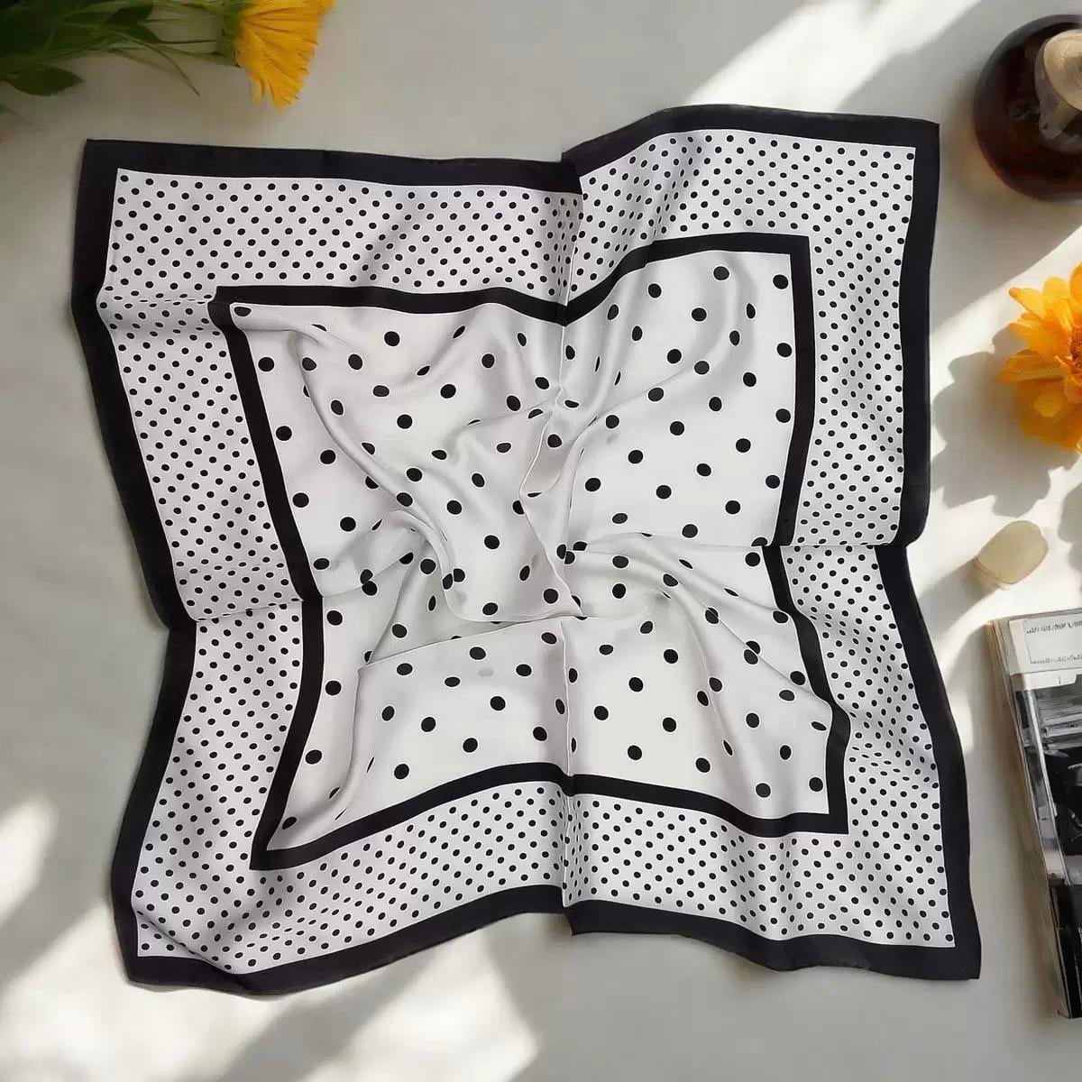 Puantiyeli Fular 70X70