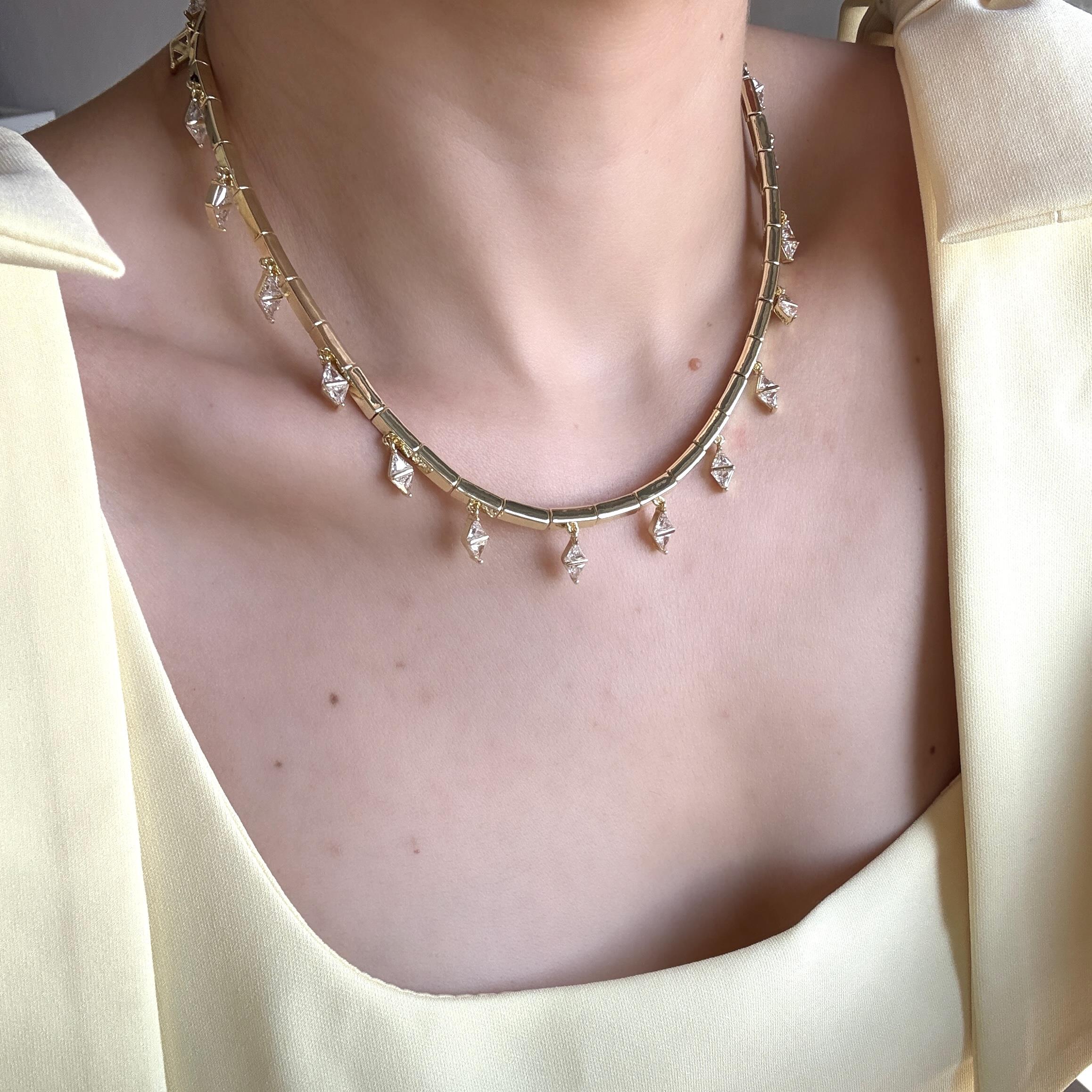 Sallantı Taşlı Kolye