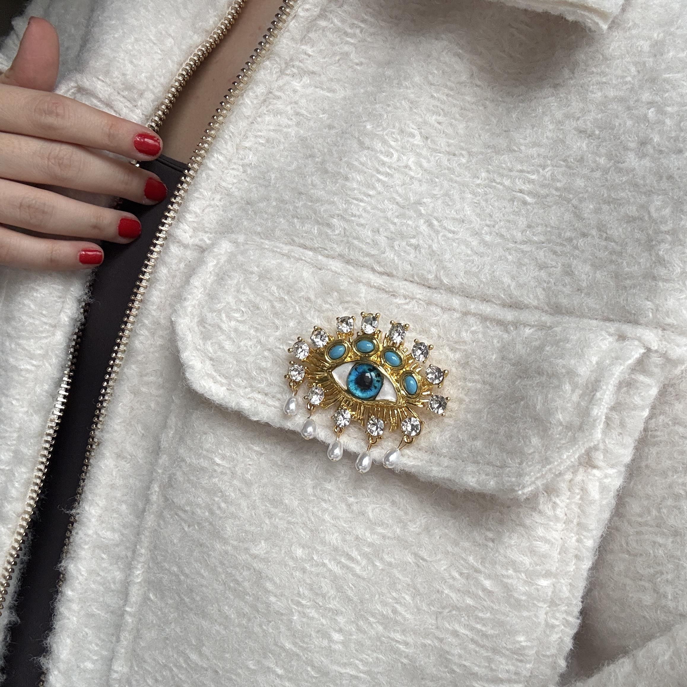 Sallantılı Göz Broş