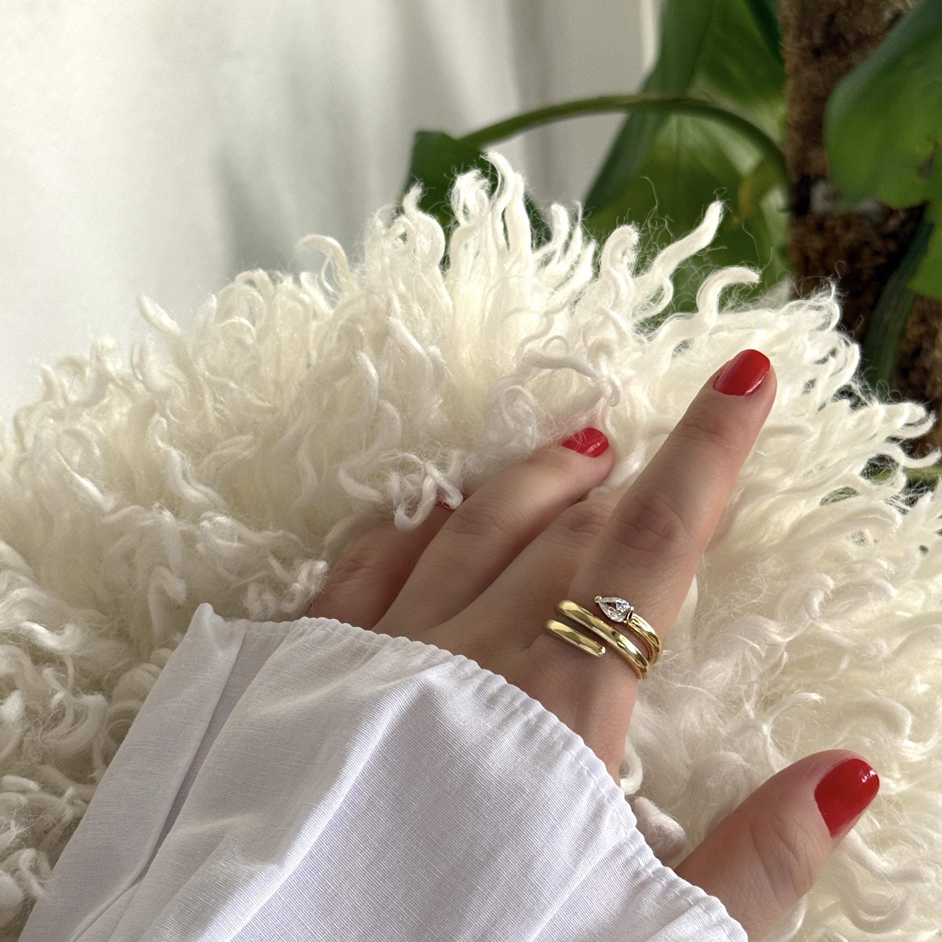 Sarmal Taşlı Yüzük