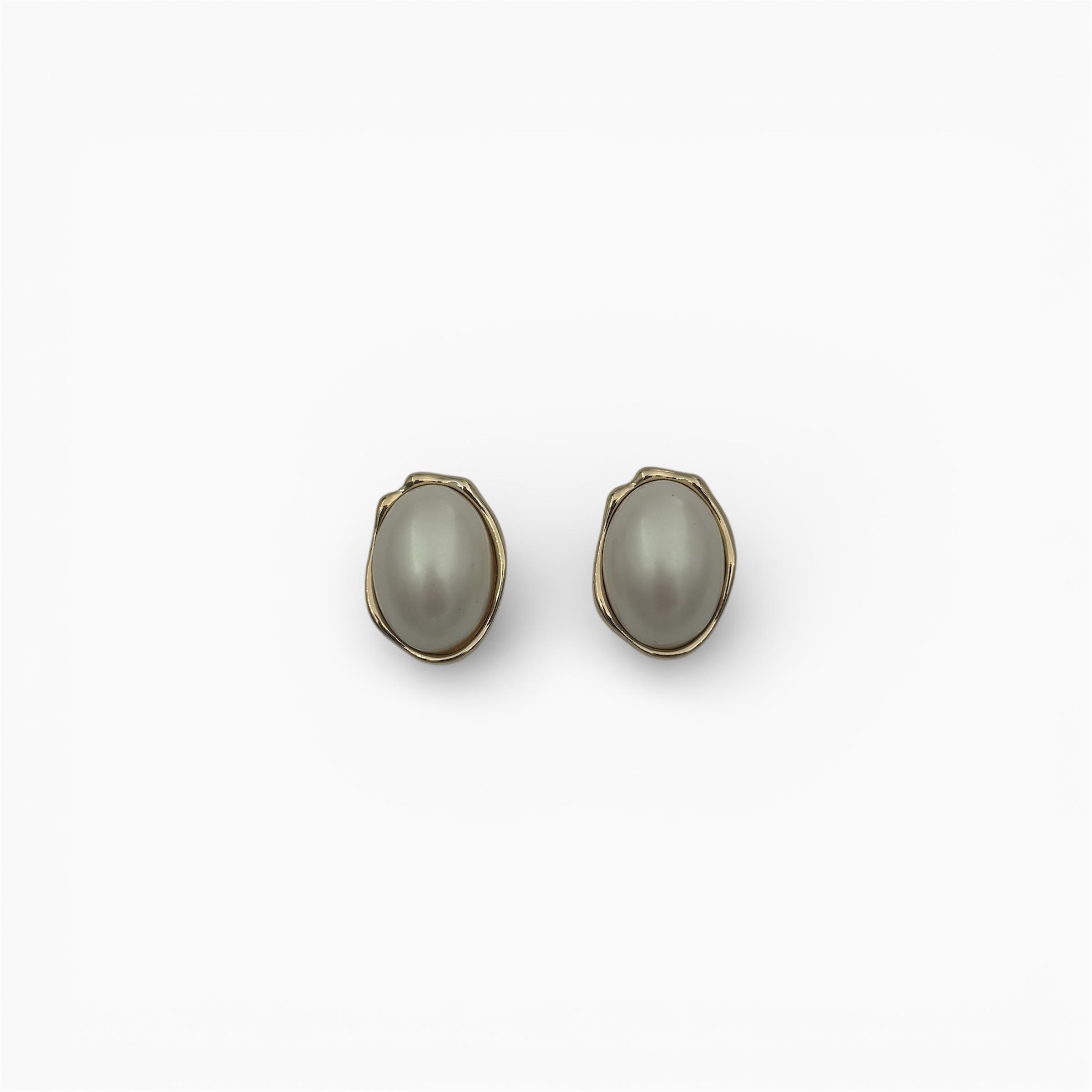 Sedefli Oval Küpe
