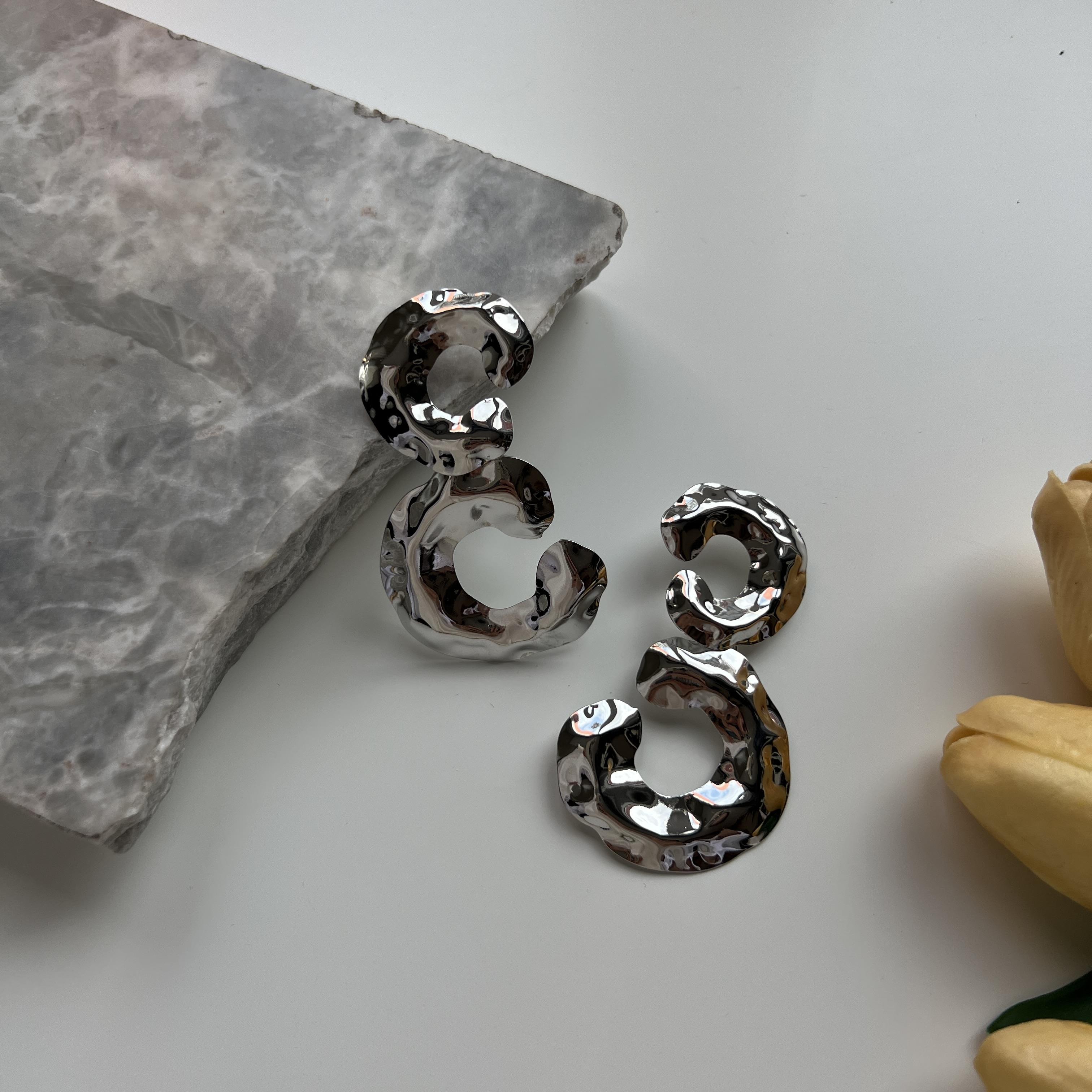Silver Asimetrik Ezme Küpe