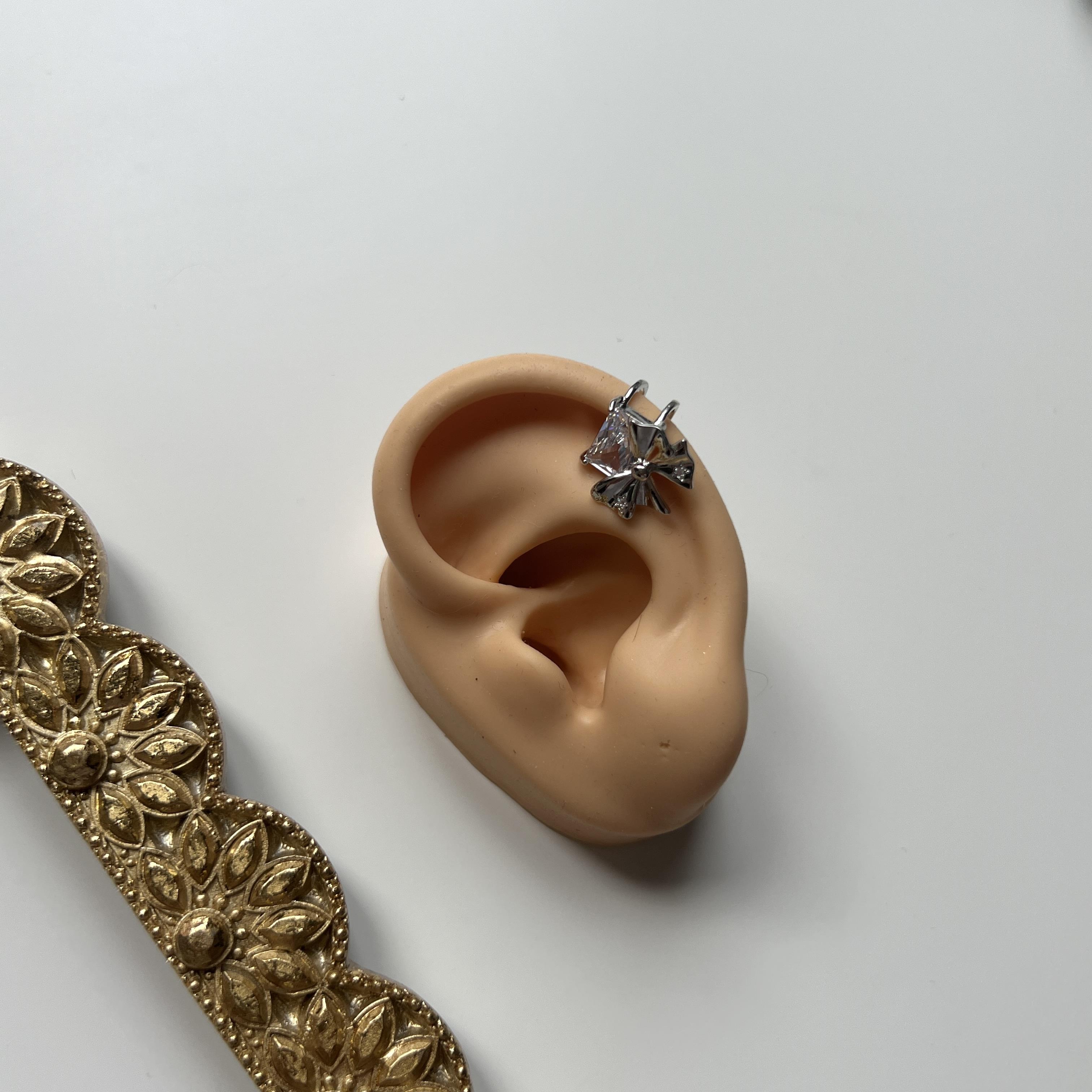 Silver Baget Taşlı Fiyonk Earcuff