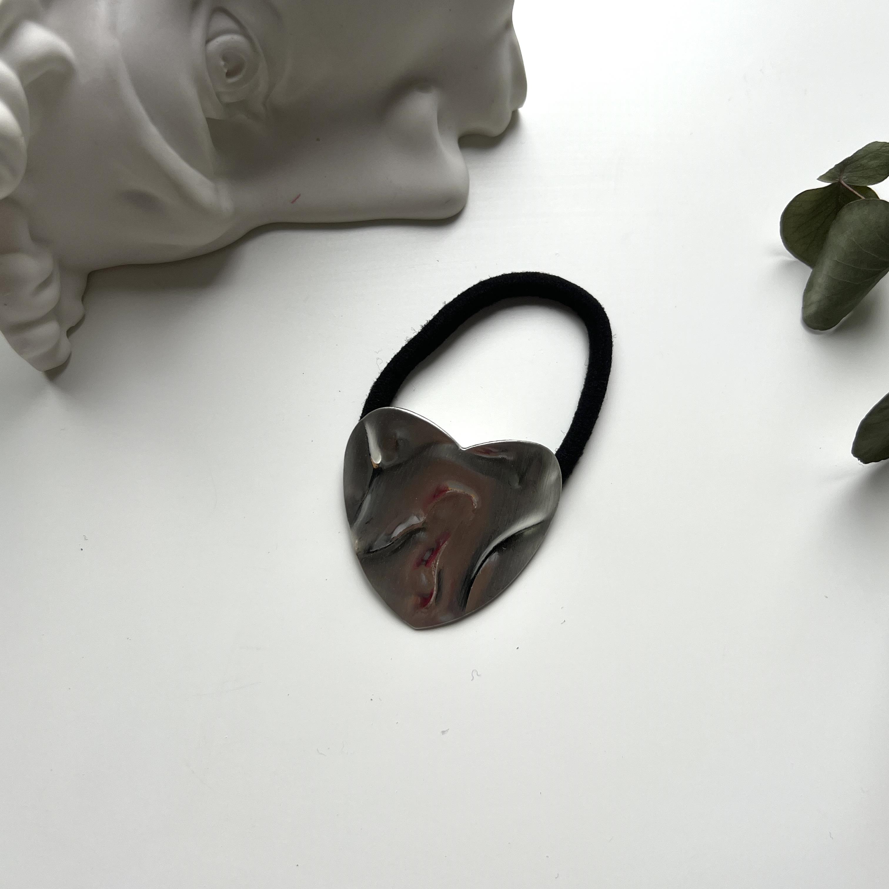 Silver Dalgalı Kalp Lastik Toka