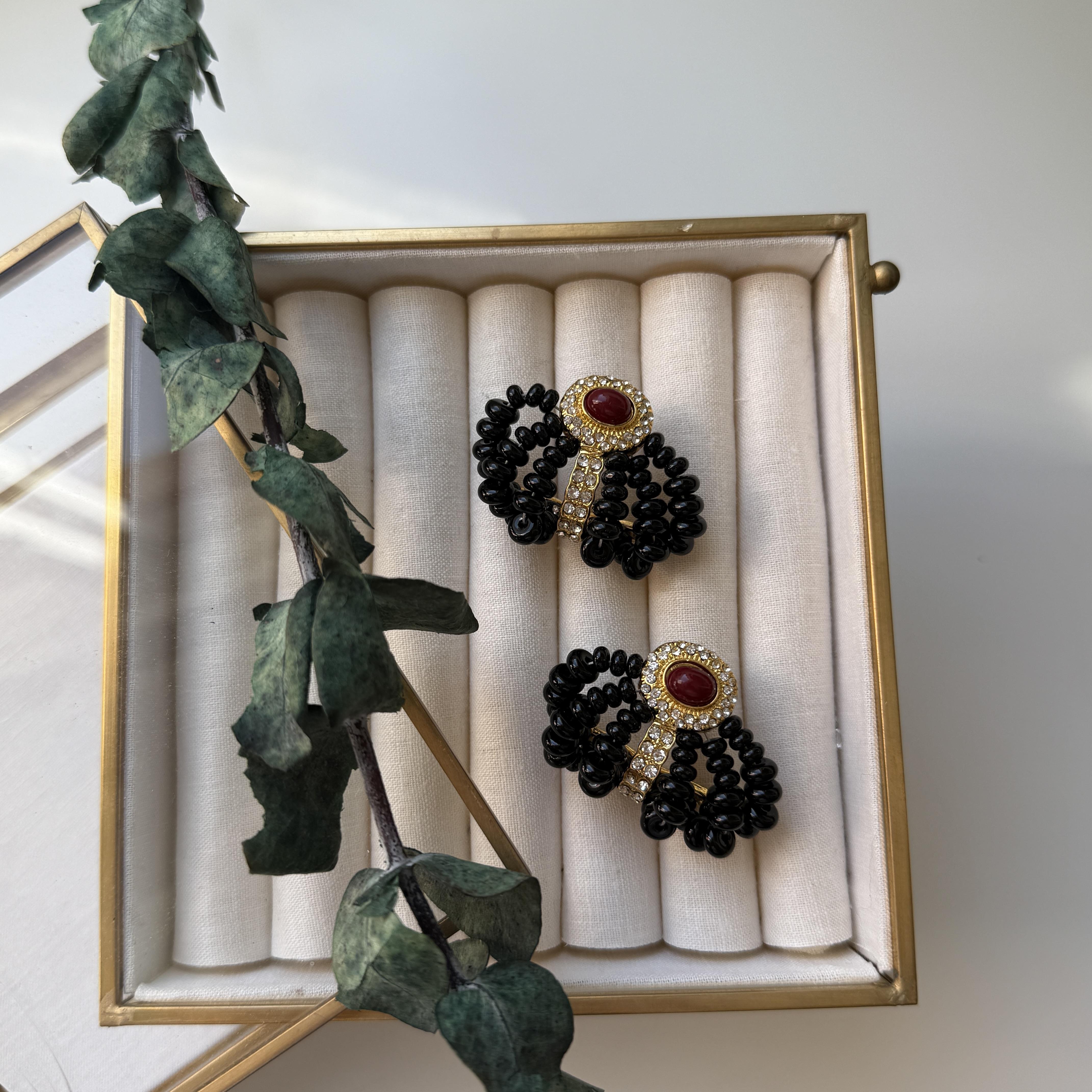 Siyah Boncuklu Vintage Küpe