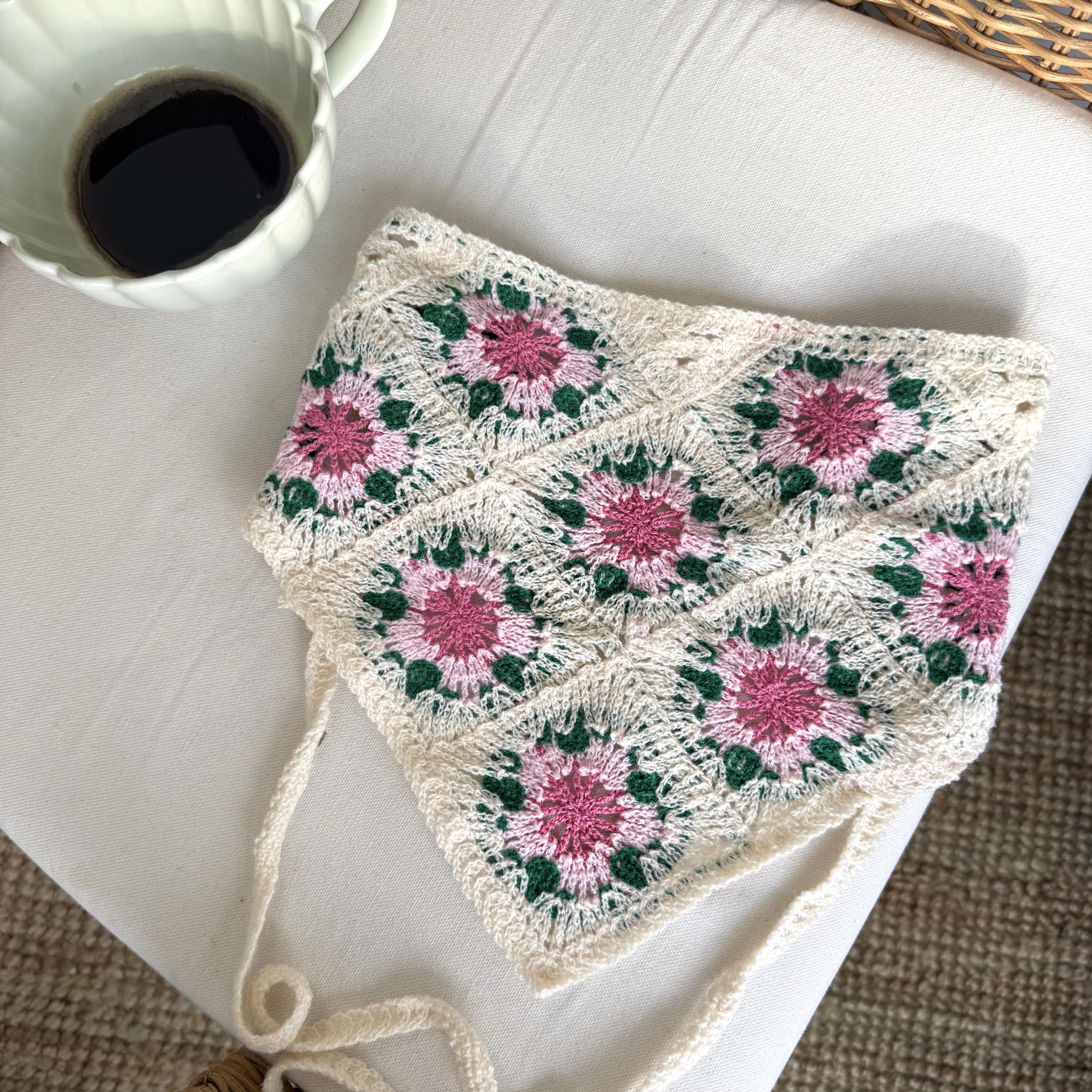 Soft Çiçekli Örgü Üçgen Bandana