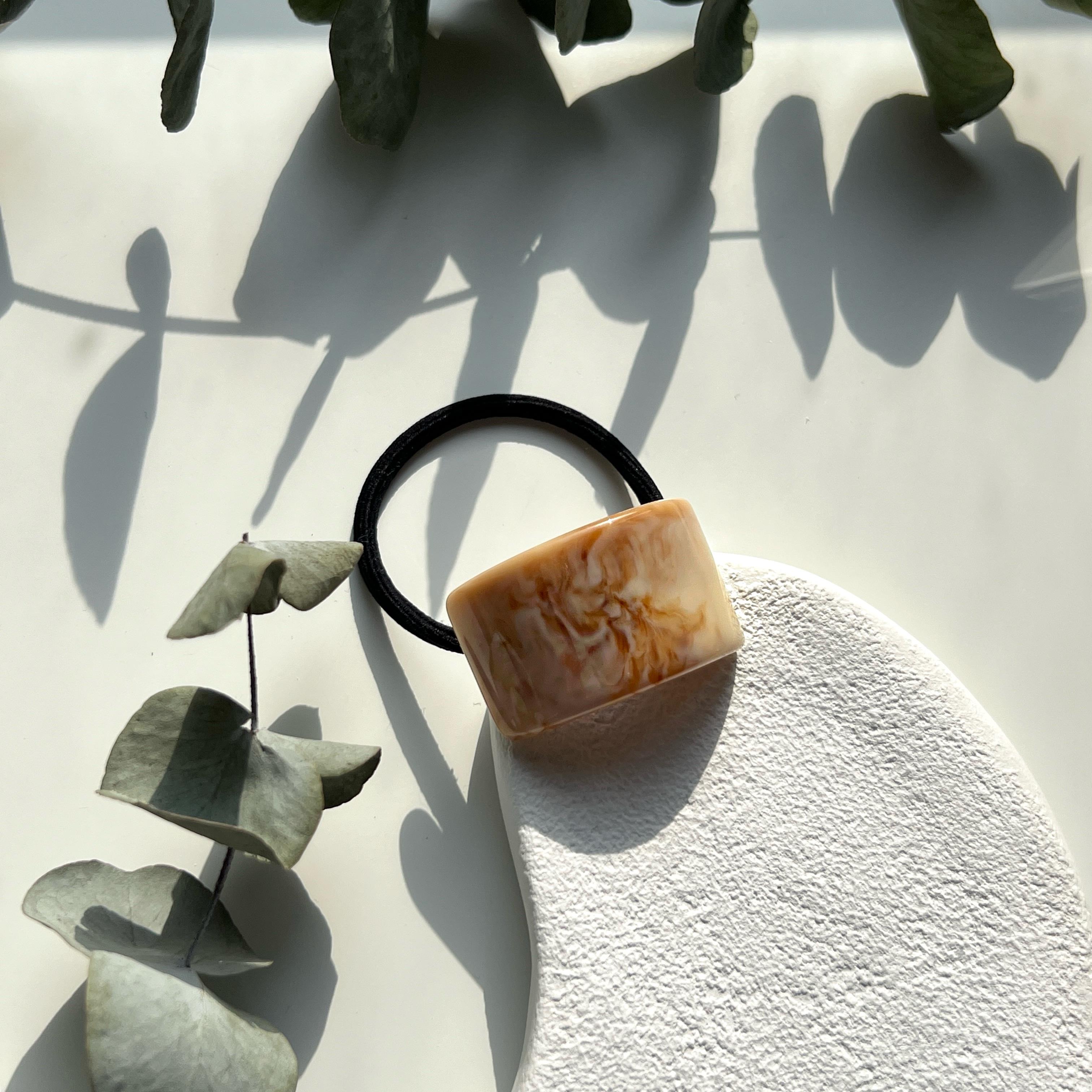 Sütlü Kahve Akrilik Bombe Lastik Toka