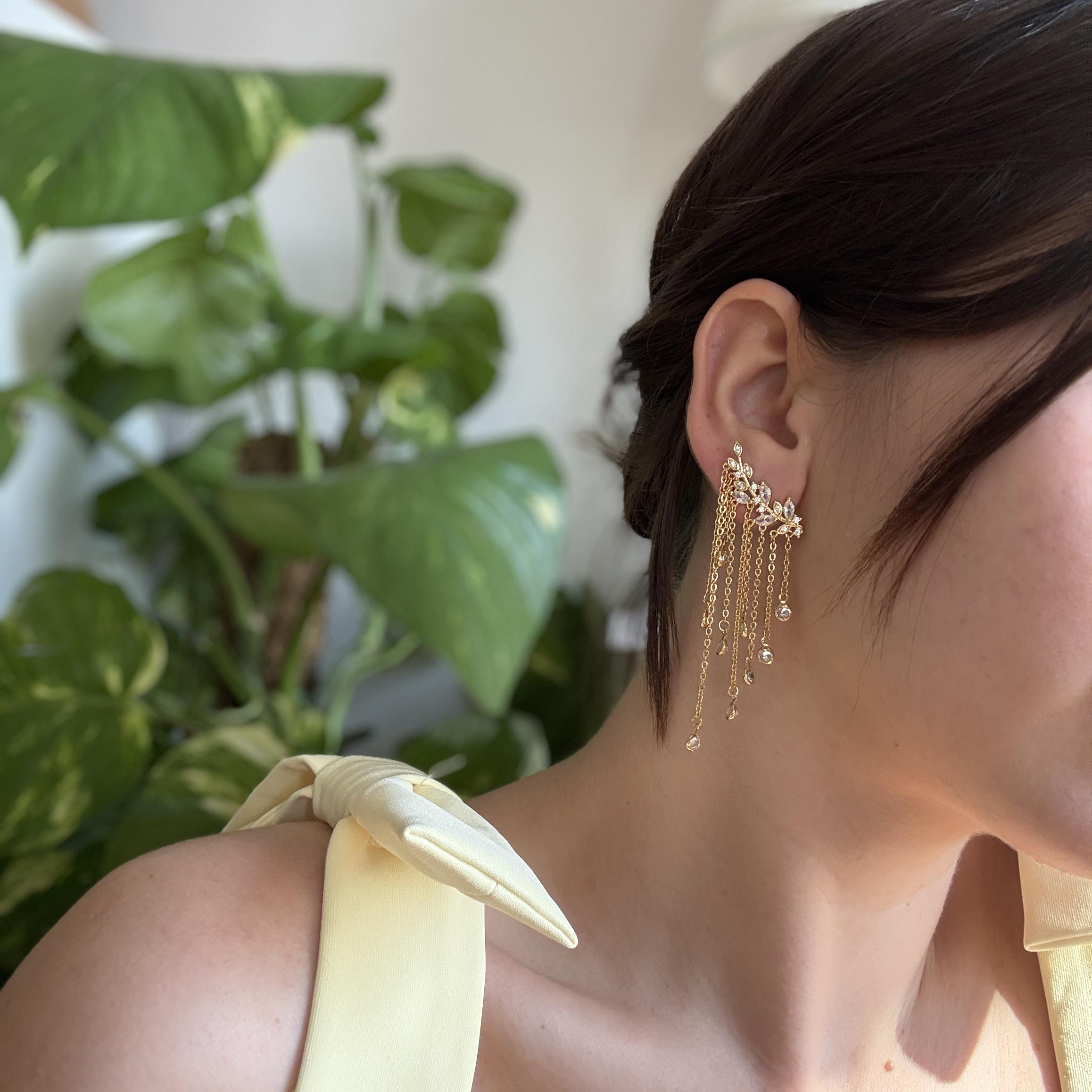 Tasarım Sallantı Taşlı Küpe