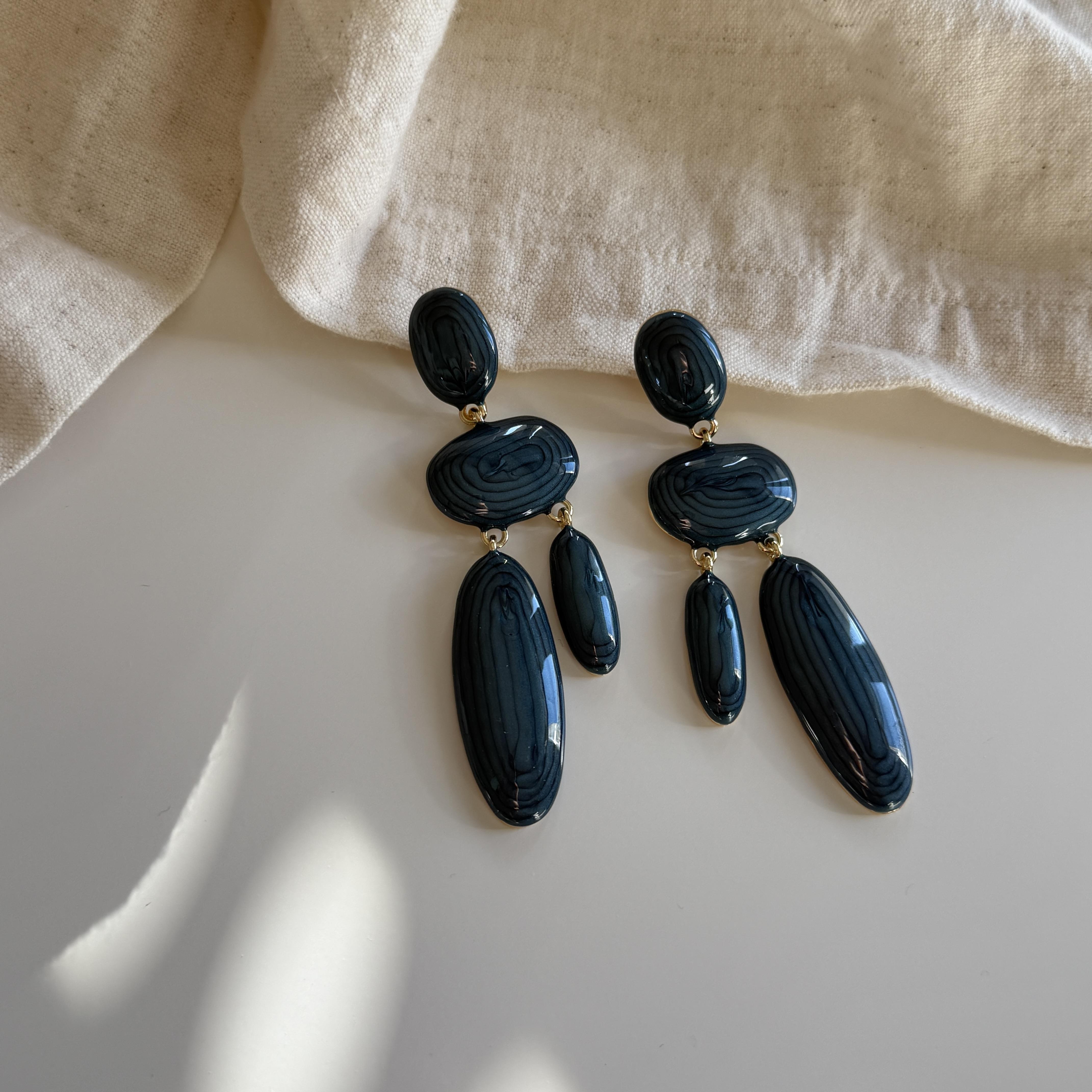 Turkuaz Mineli Sallantılı Oval Küpe