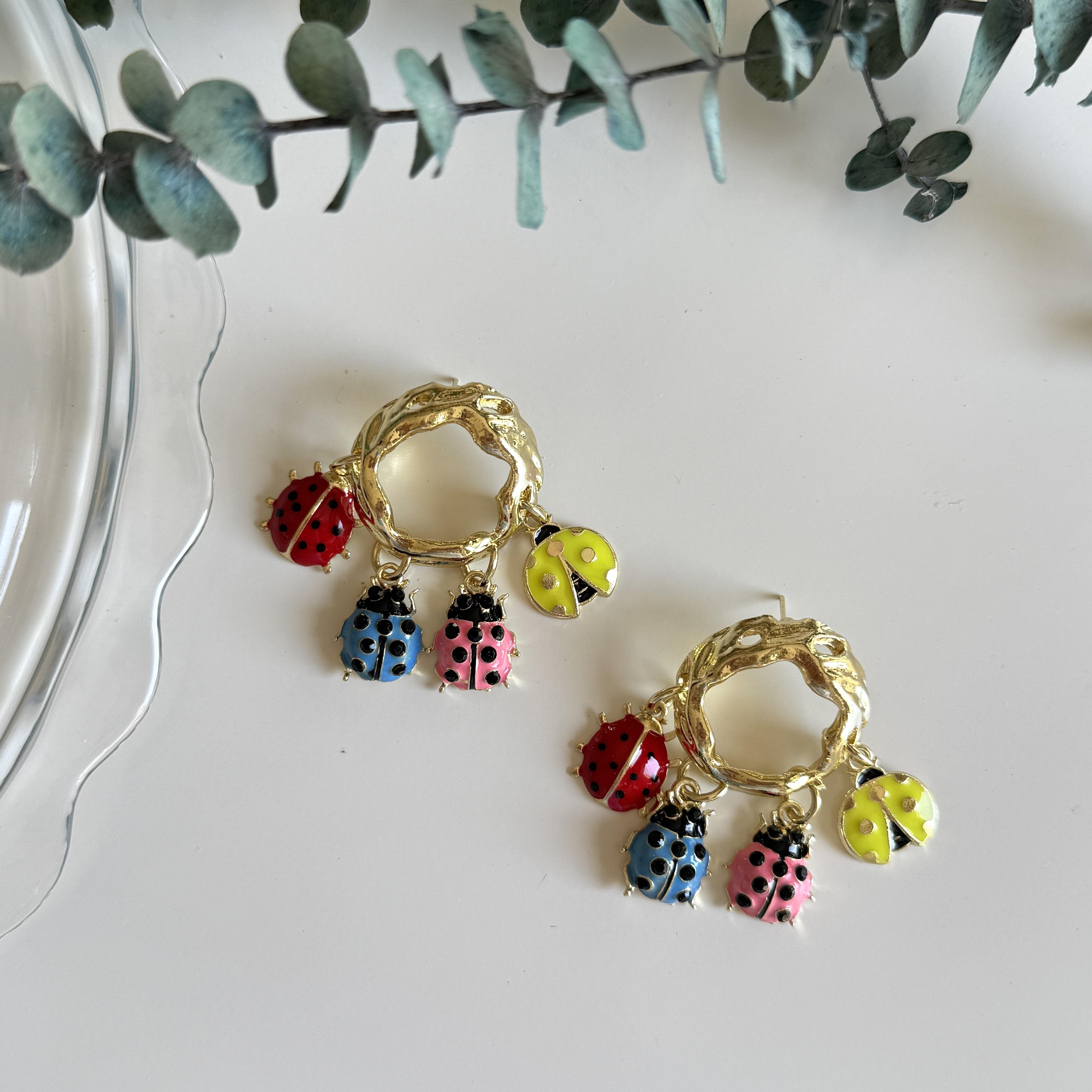 Uğur Böceği Charmlı Küpe