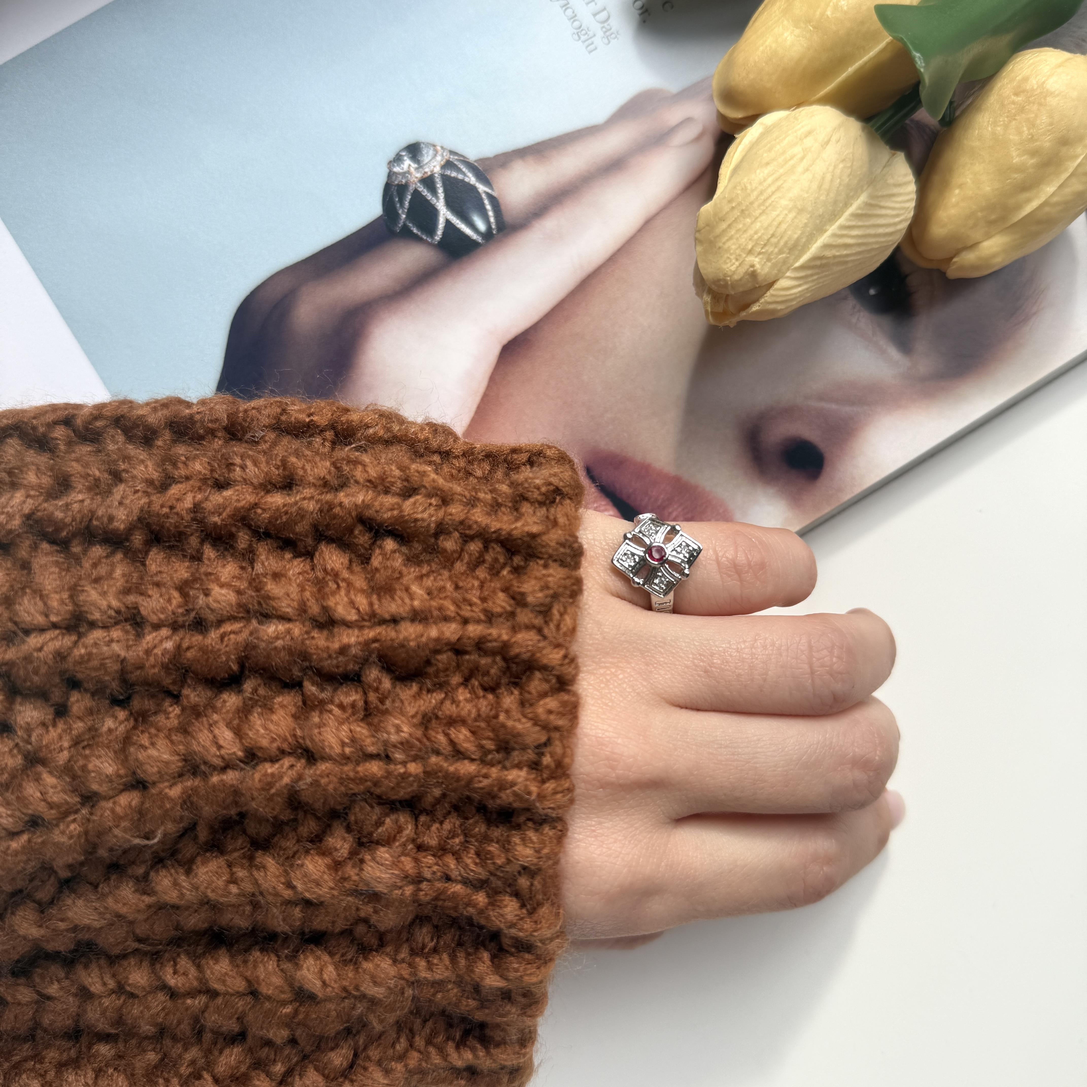 Vintage Fuşya Taşlı Serçe Yüzük