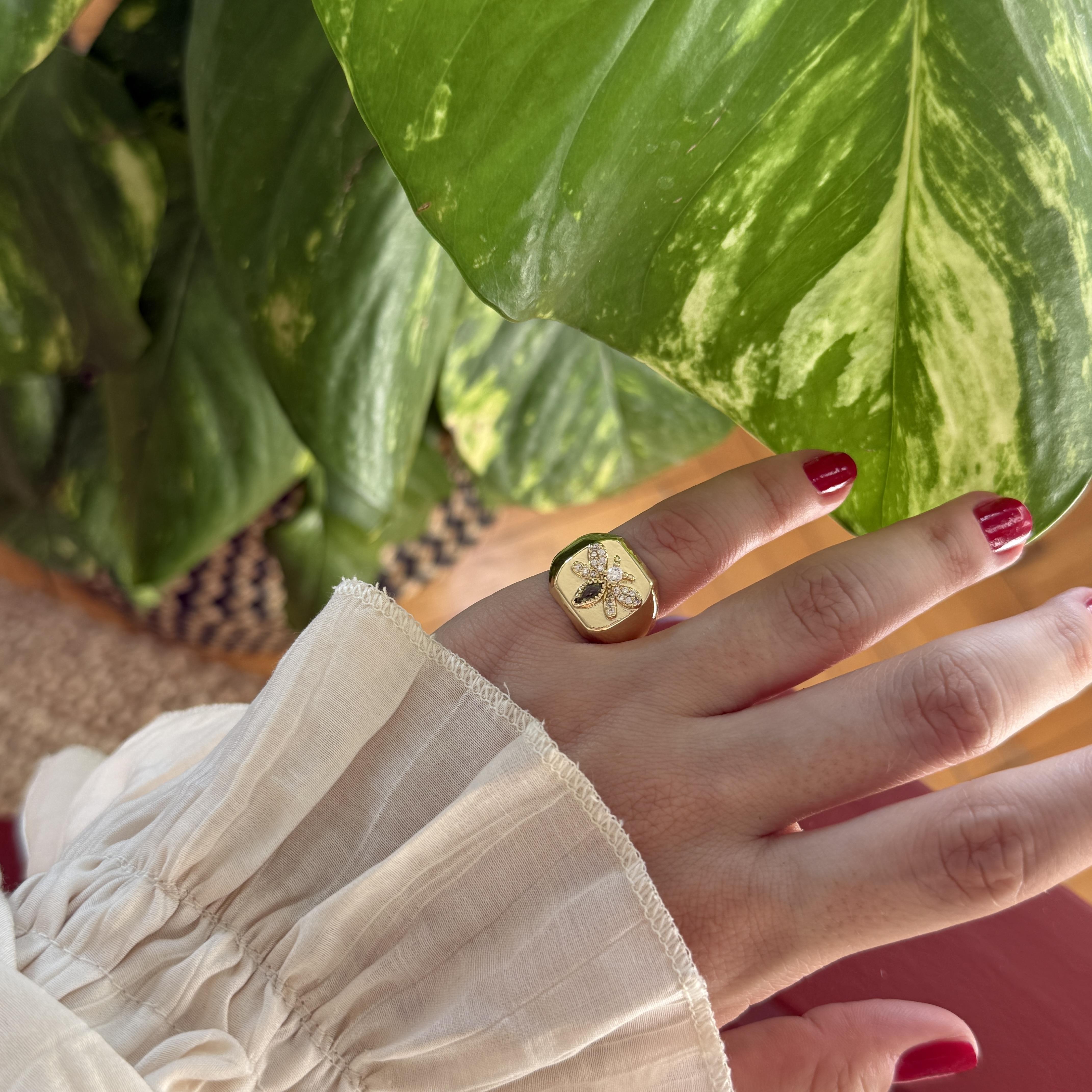 Yeşil Taşlı Arı Serçe Yüzük