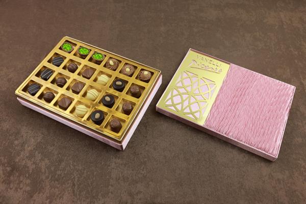 PICASSO Pralines Assorted Chocolate - Velvet&Mirror