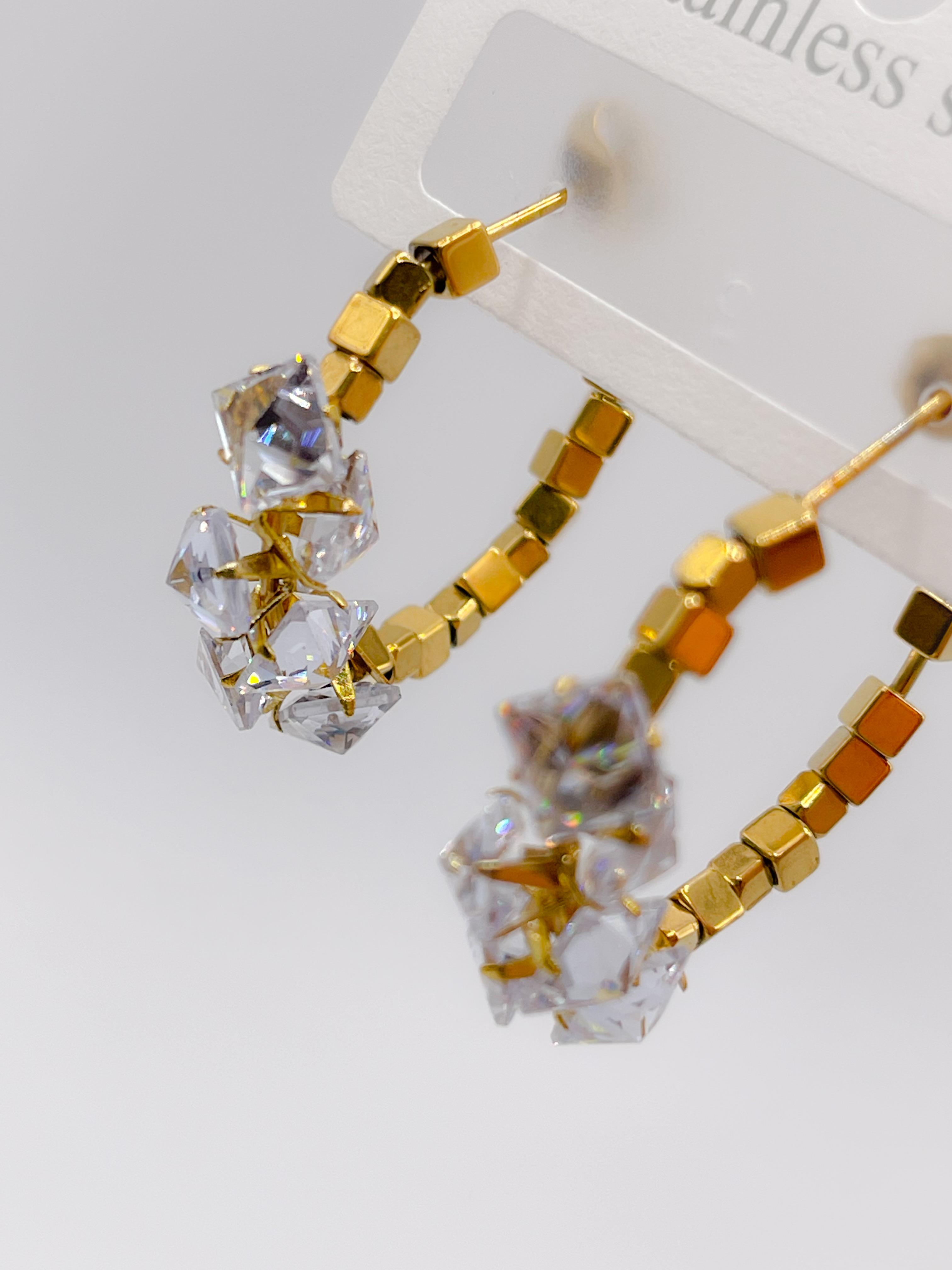 Çelik Küpe Asimetrik Taş Detaylı Çelik