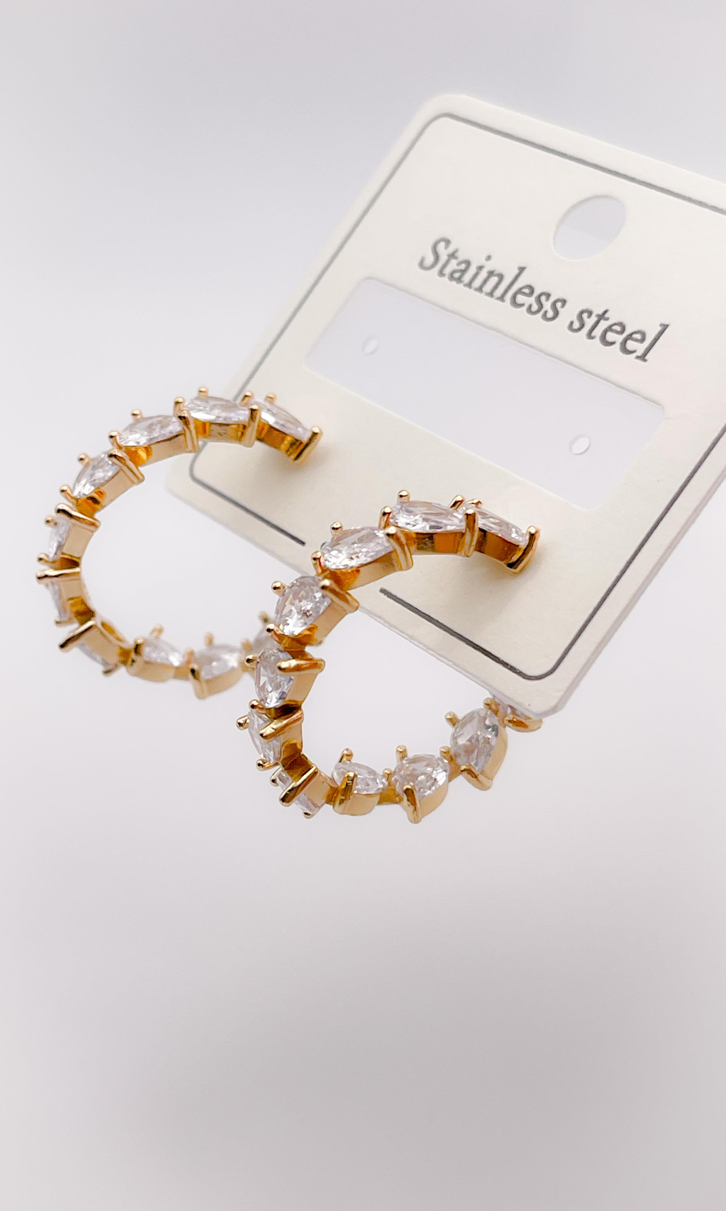 Çelik Küpe Damla Taşlı Küpe