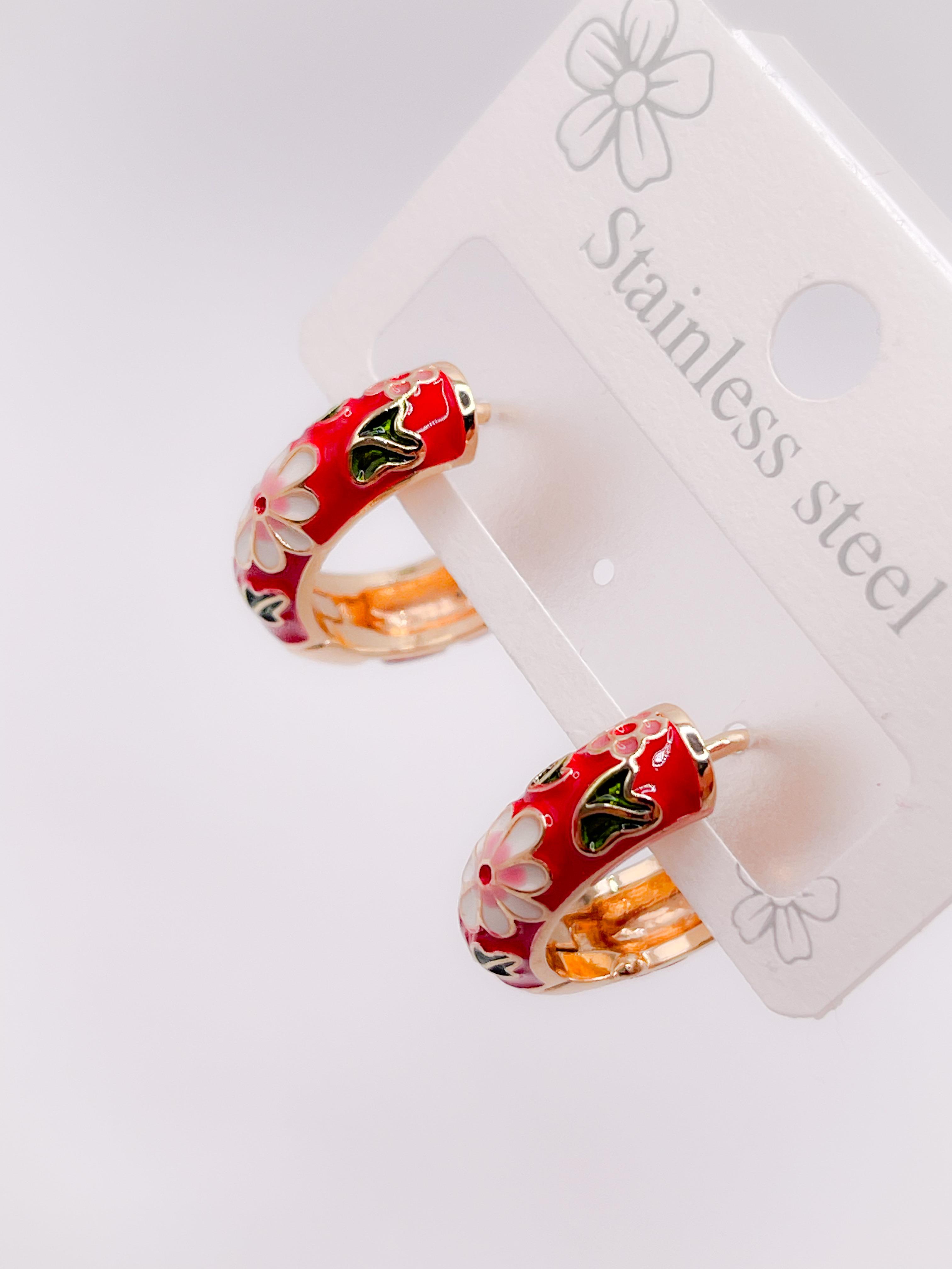 Çelik Küpe Mineli Küpe Çiçekli Küpe