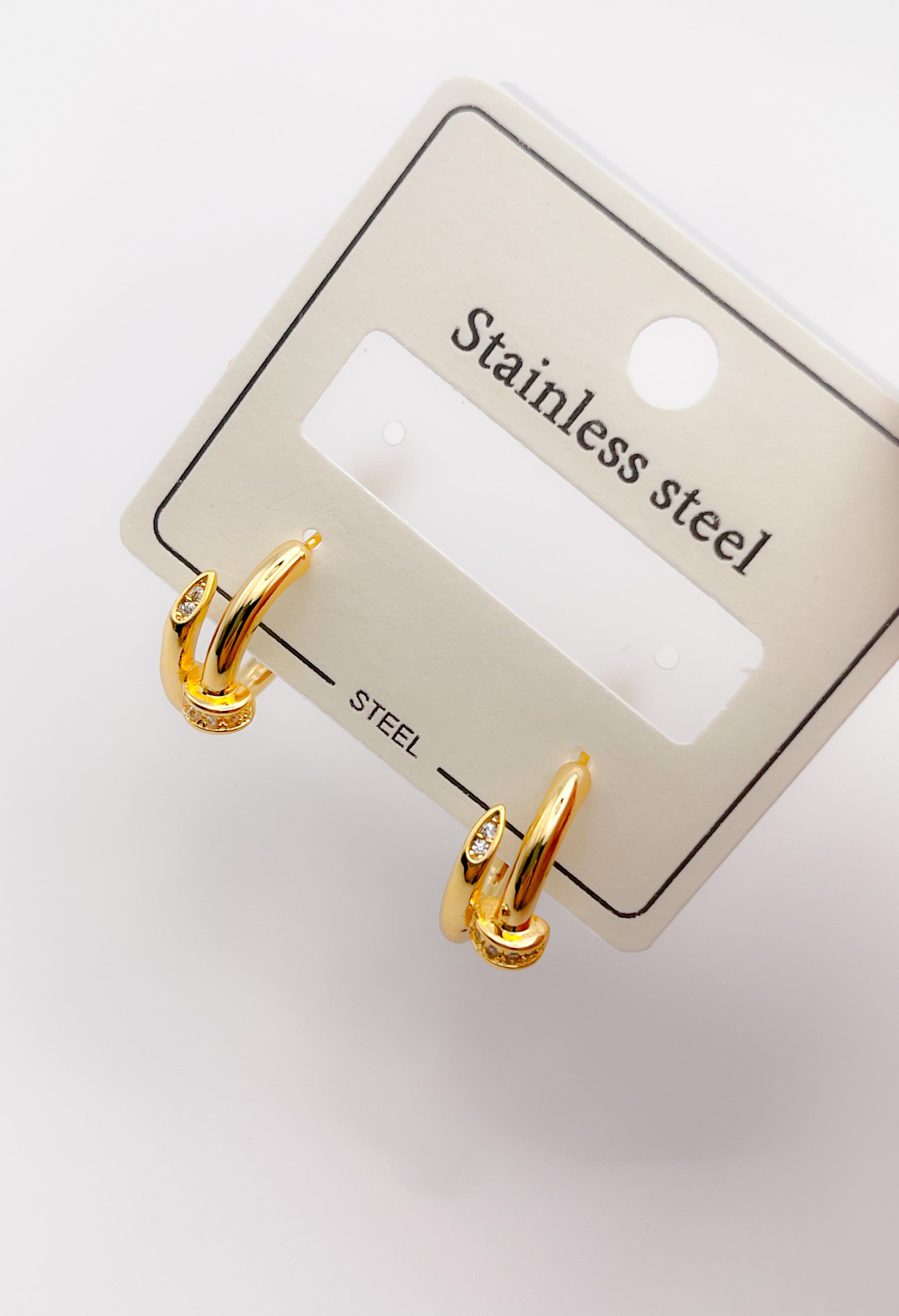 Çelik Küpe Taş Detaylı Çivi Küpe