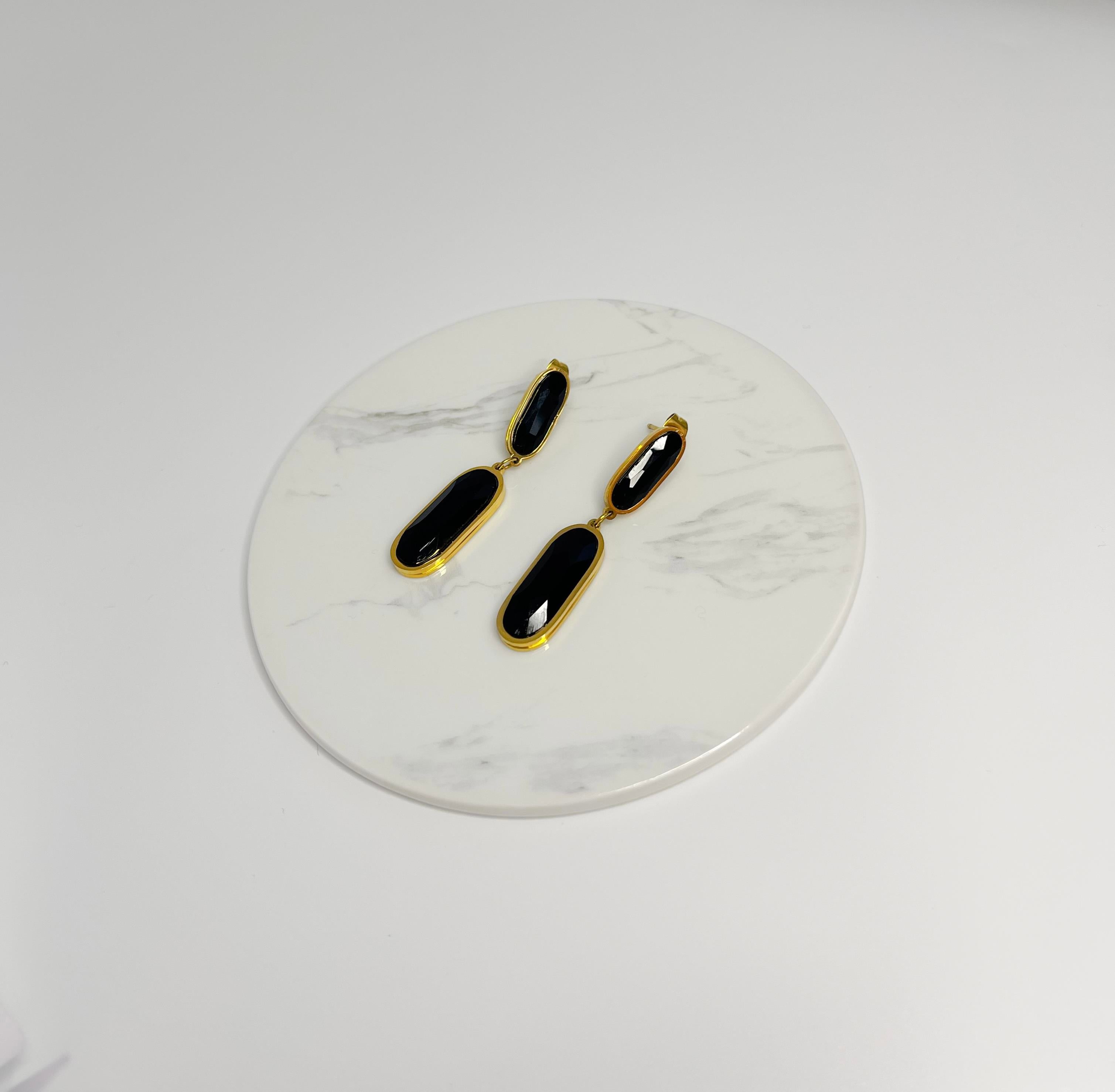 Çelik Siyah Taşlı Sallantılı Küpe