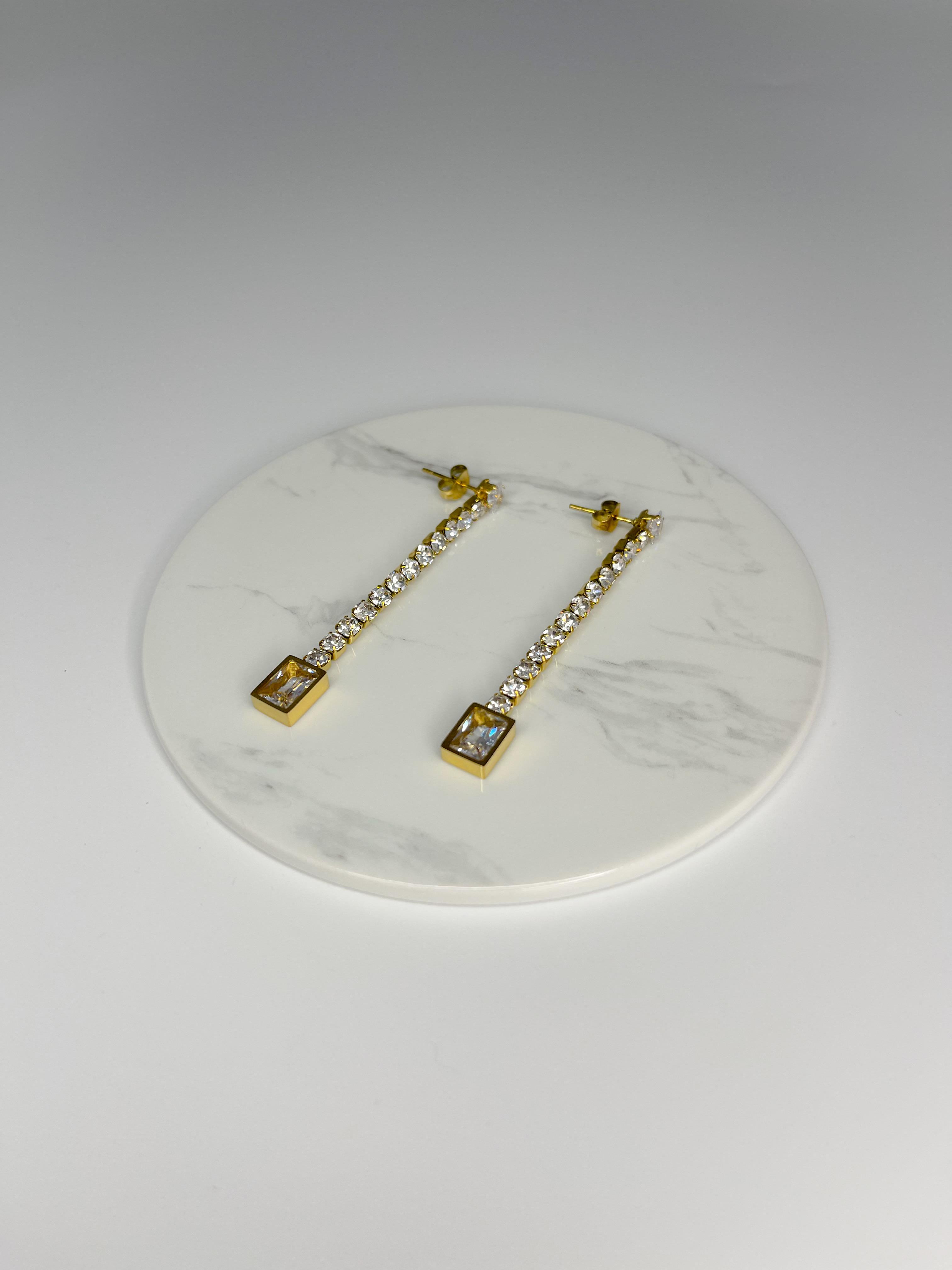 Çelik Taşlı Suyolu Küpe