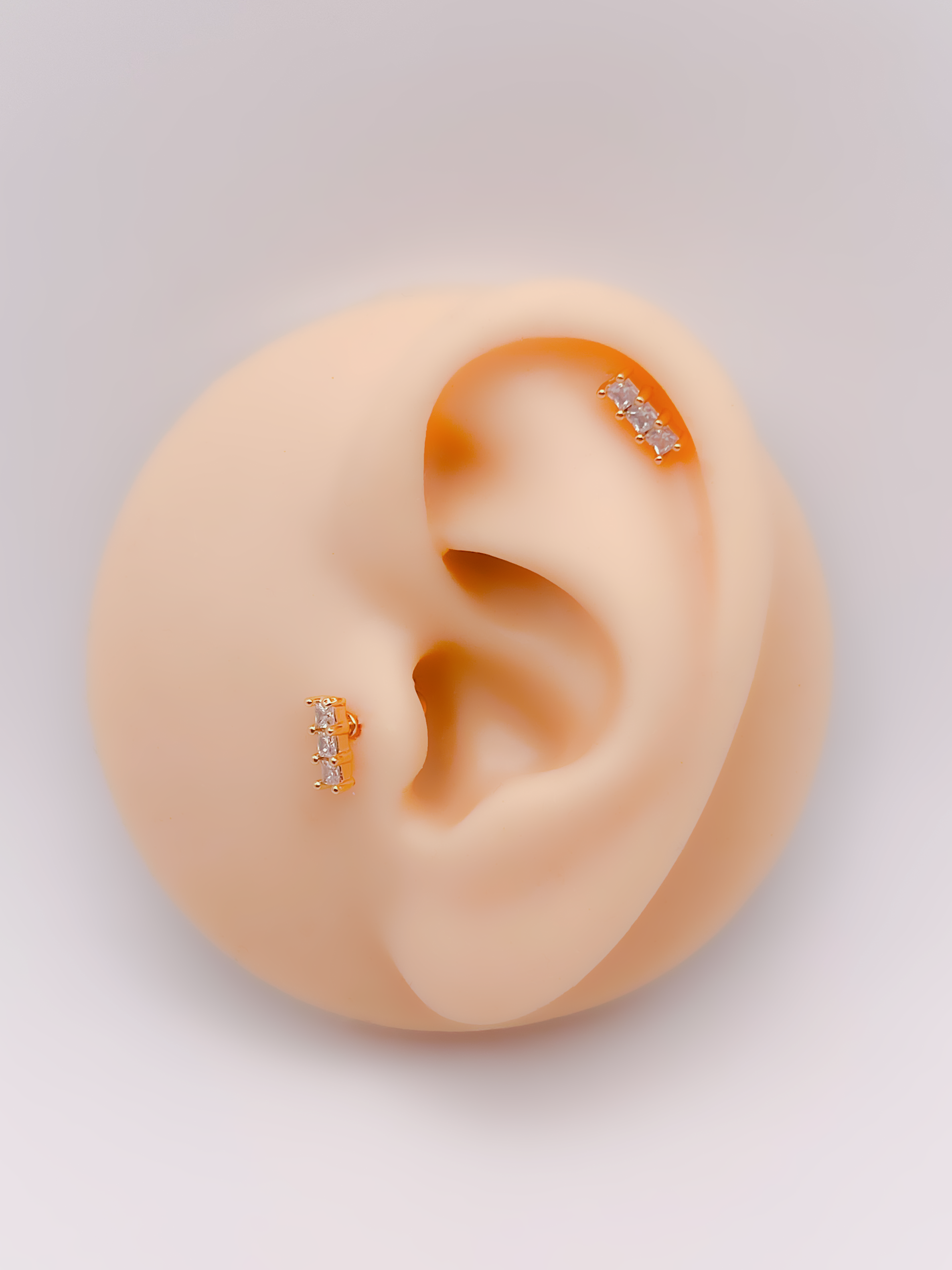 Cerrrahi Çelik Piercing ( Pirsing ) Üç Taşlı Dikdörtgen Tragus Helix Piercing (1adet)