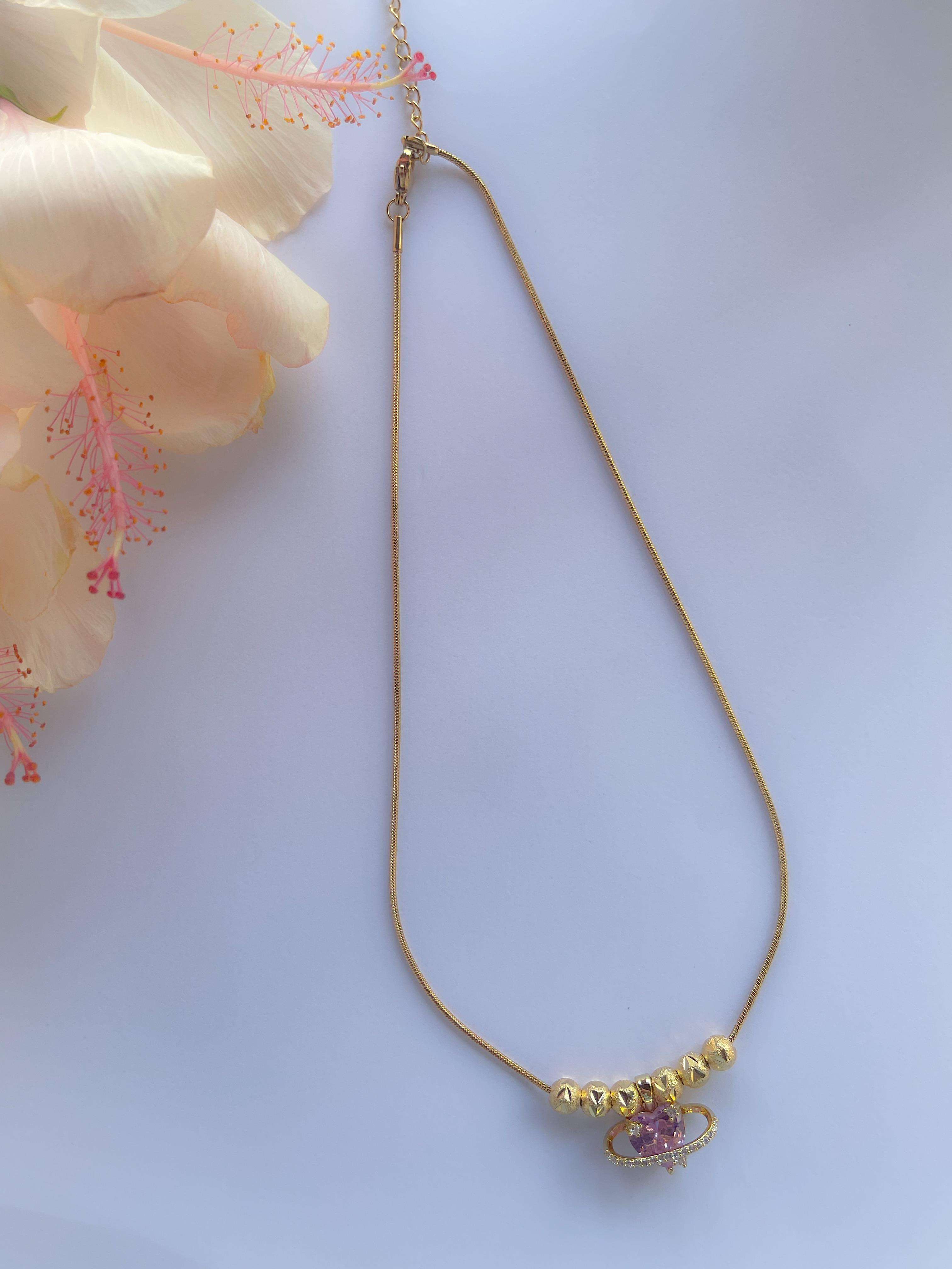 Çelik Taşlı Gezegen Kalp Kolye Gold 