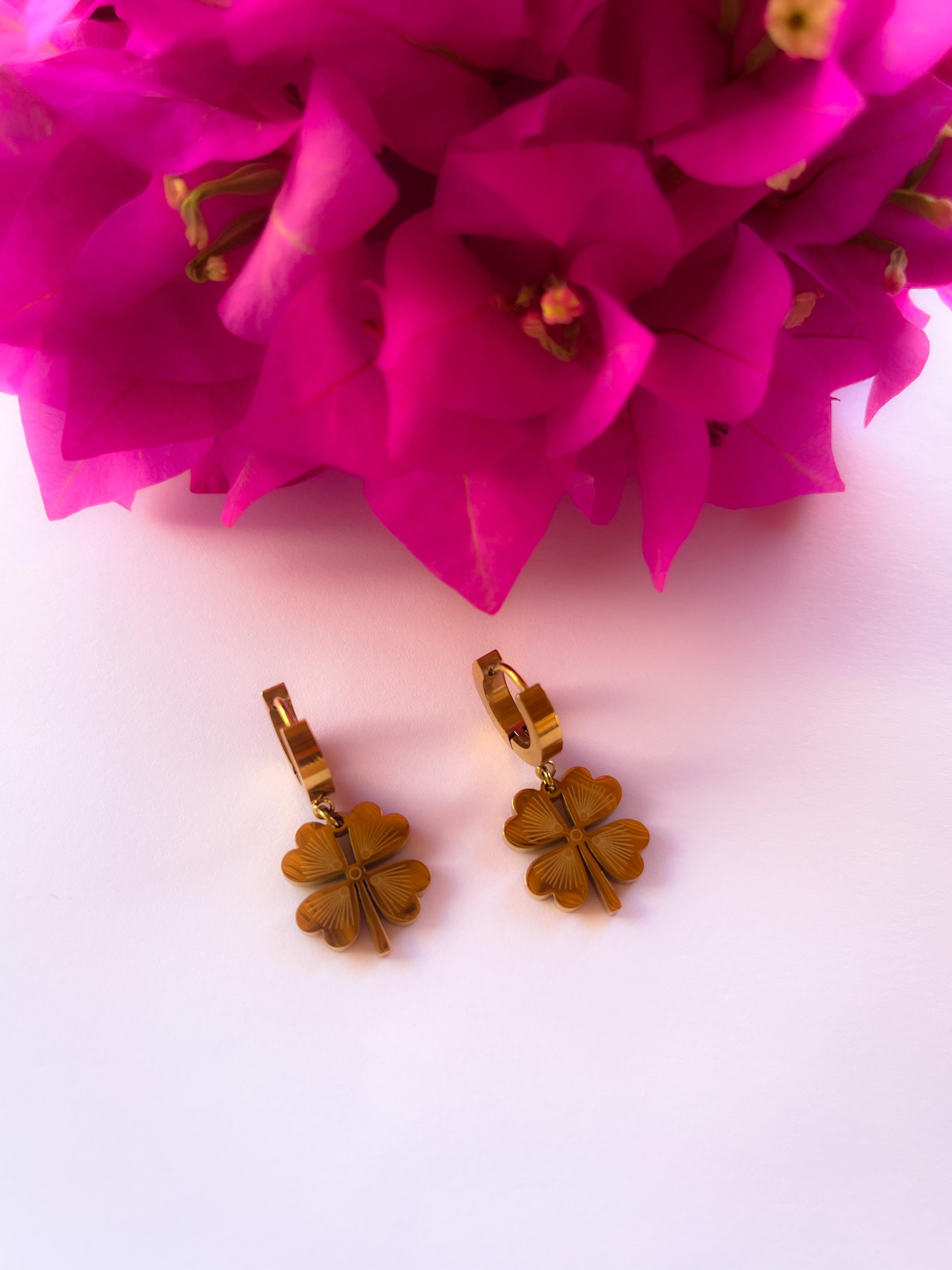 Çelik Yonca Küpe Gold