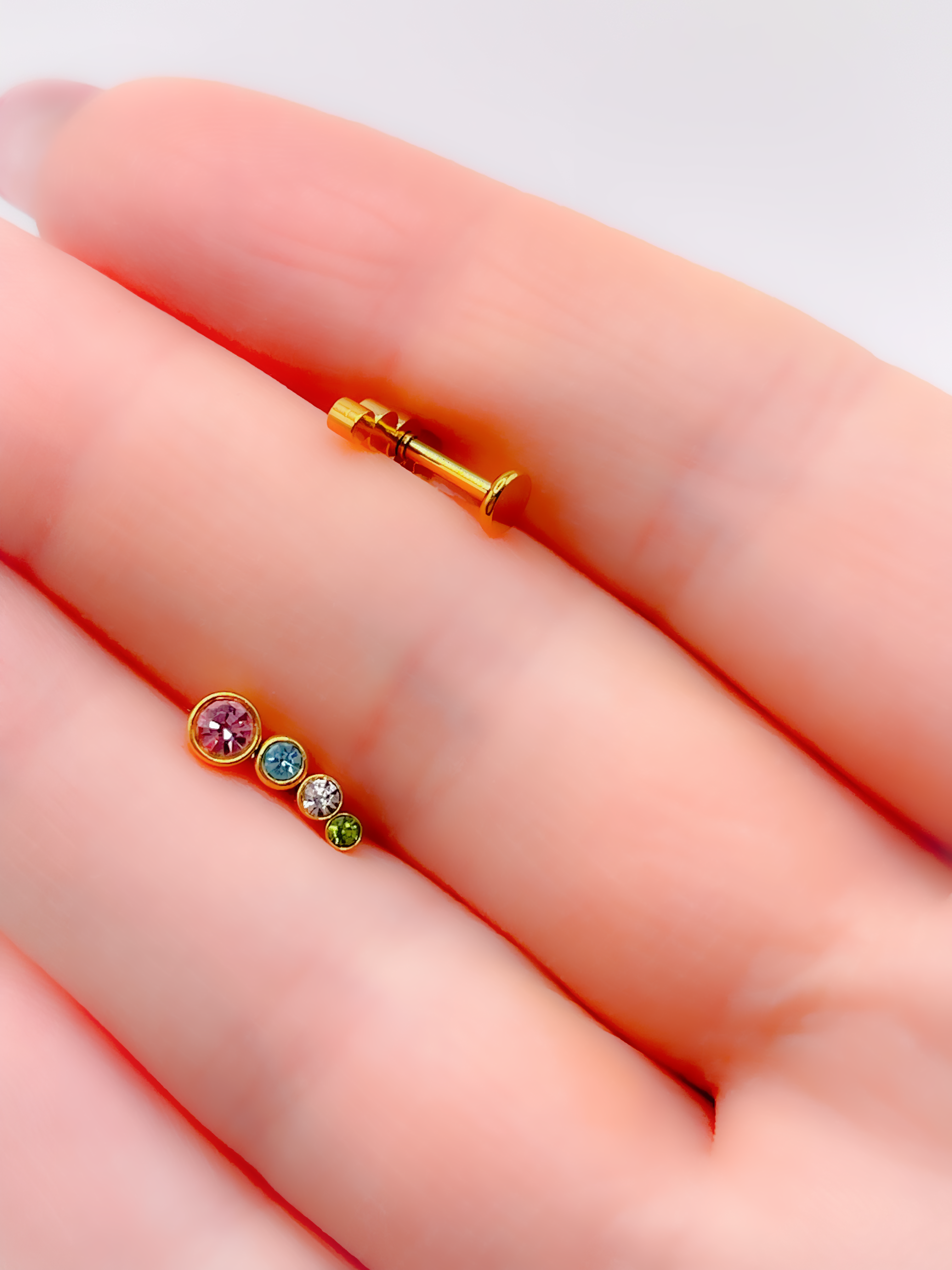 Cerrahi Çelik Piercing Dörtlü Zirkon Taşlı Kıkırdak Helix Tragus Piercing (1adet)