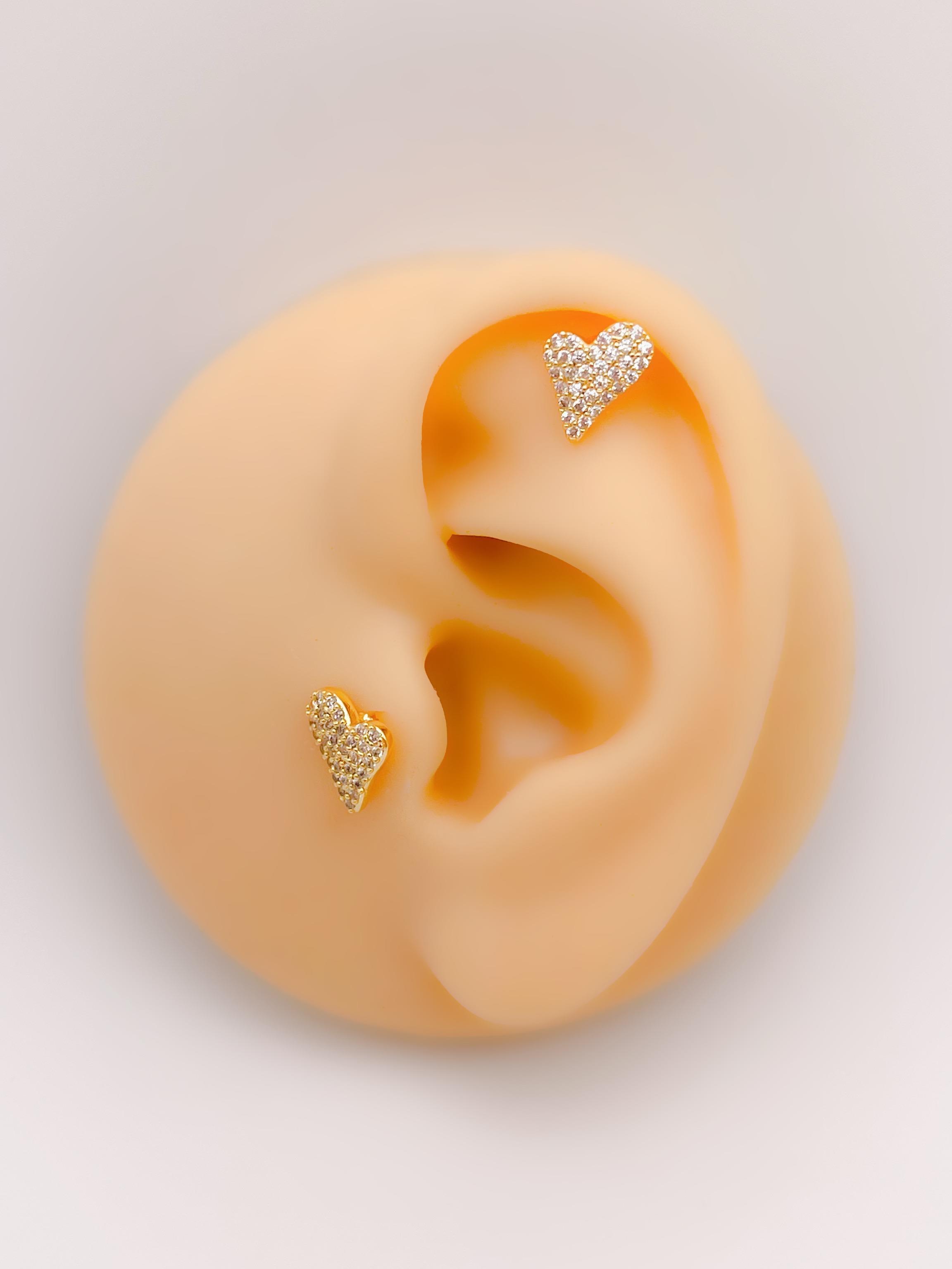 Cerrahi Çelik Piercing Zirkon Taşlı Asimetrik Kalp Kıkırdak Helix Tragus Piercing (1adet)