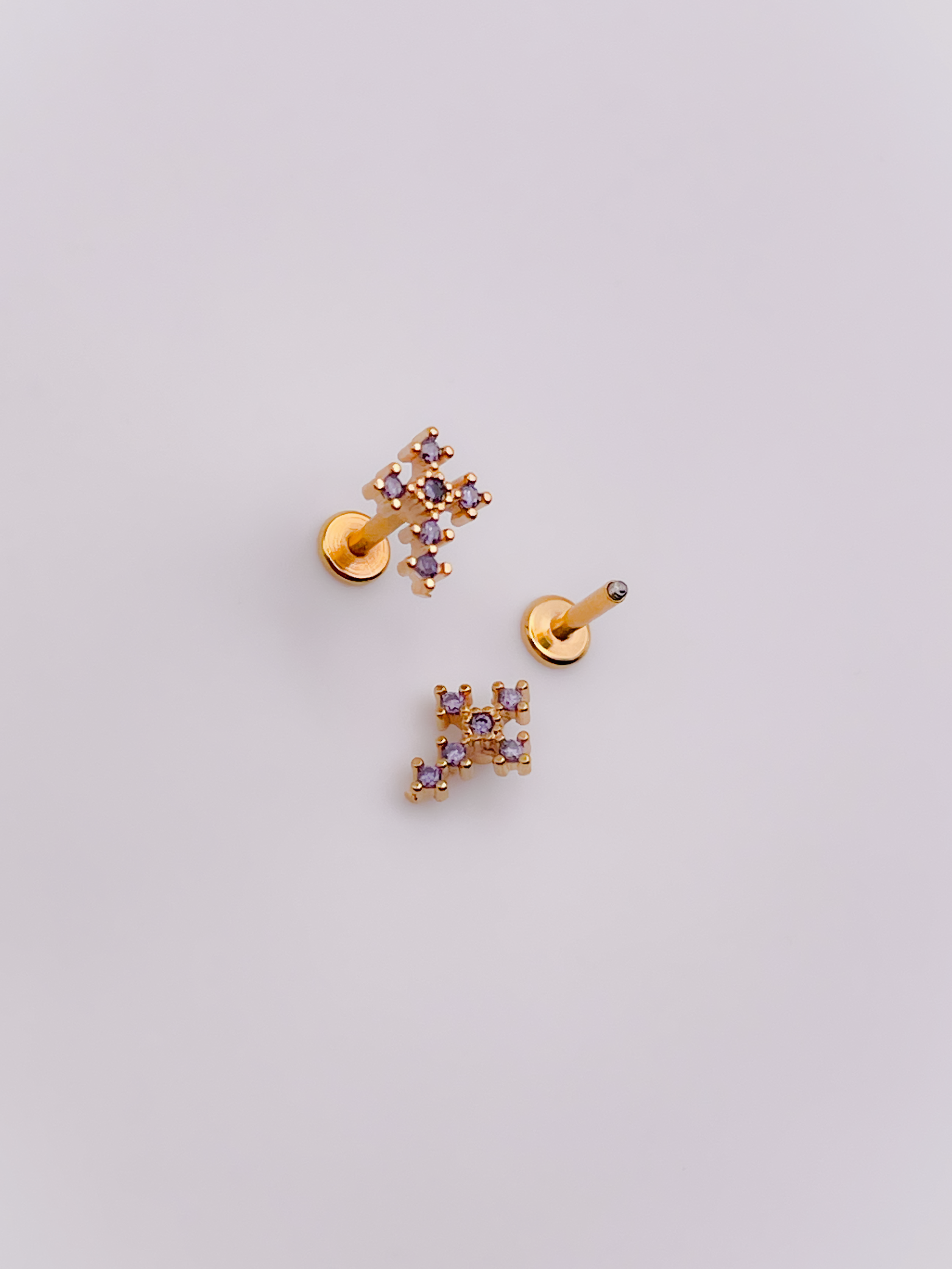 Cerrahi Çelik Piercing Zirkon Taşlı Gama Haç Figürlü Kıkırdak Helix Tragus Piercing(1adet)