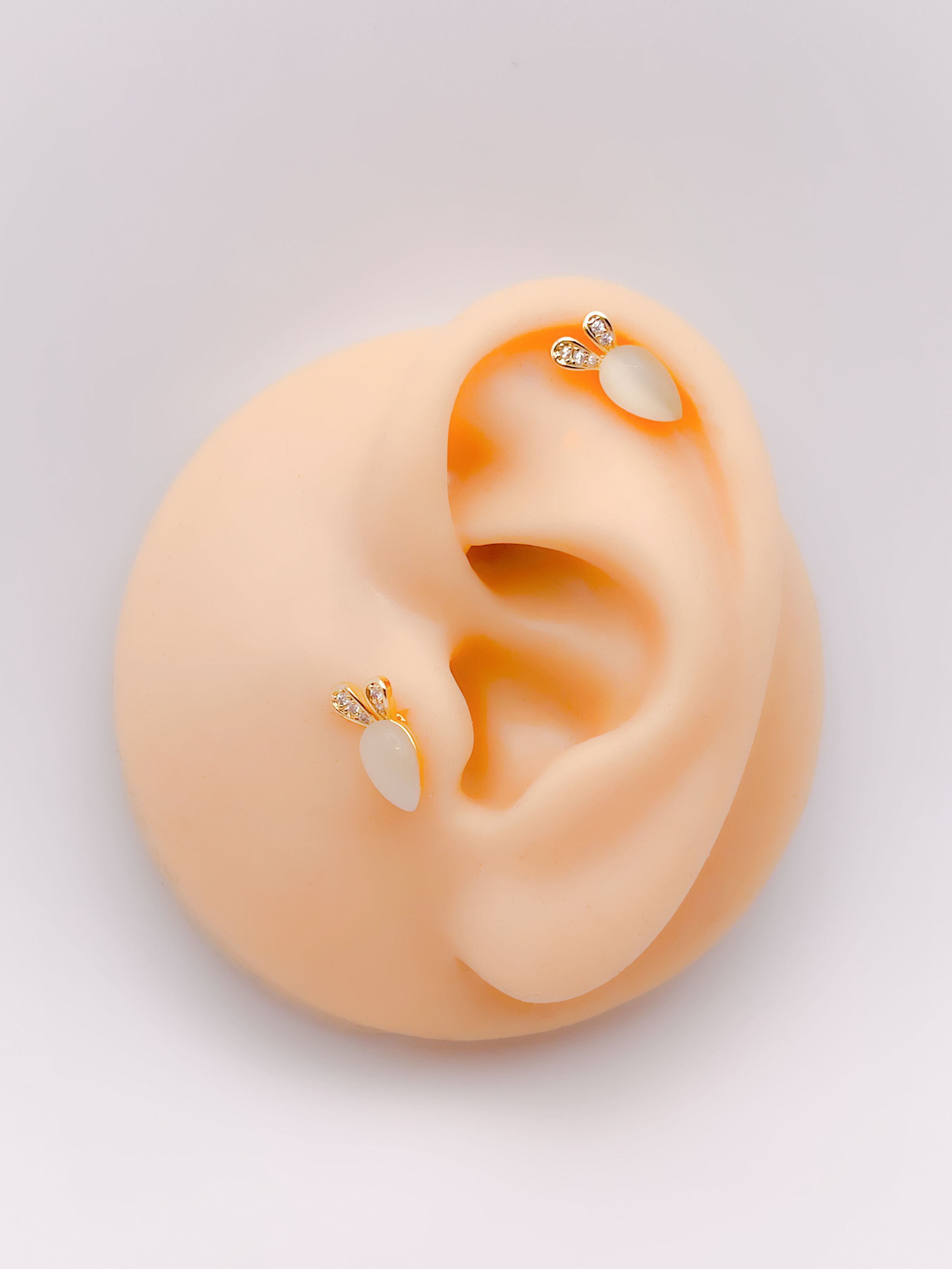 Cerrahi Çelik Piercing Zirkon Taşlı Havuç Figürlü Kıkırdak Helix Tragus Piercing(1adet)