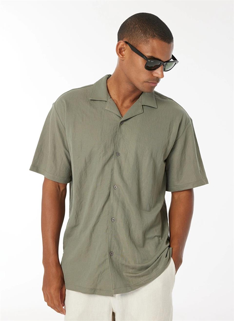 Apaj Yaka Kısa Kollu Örme Slim Fit Erkek Gömlek