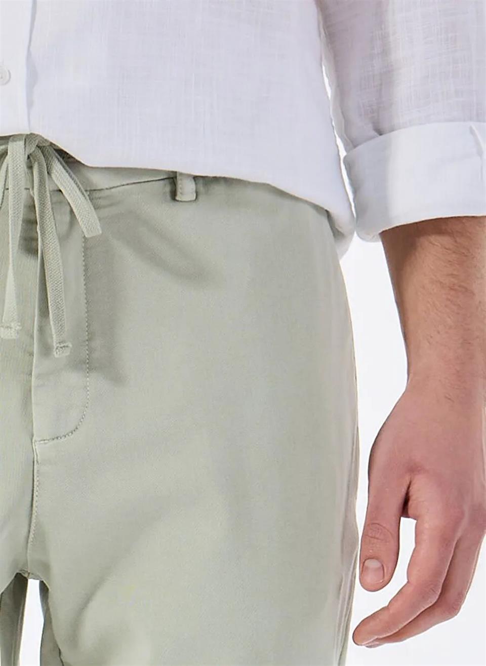 Beli Lastikli Dik Cep Arka Cep Çıtçıt Detaylı Erkek Pantolon