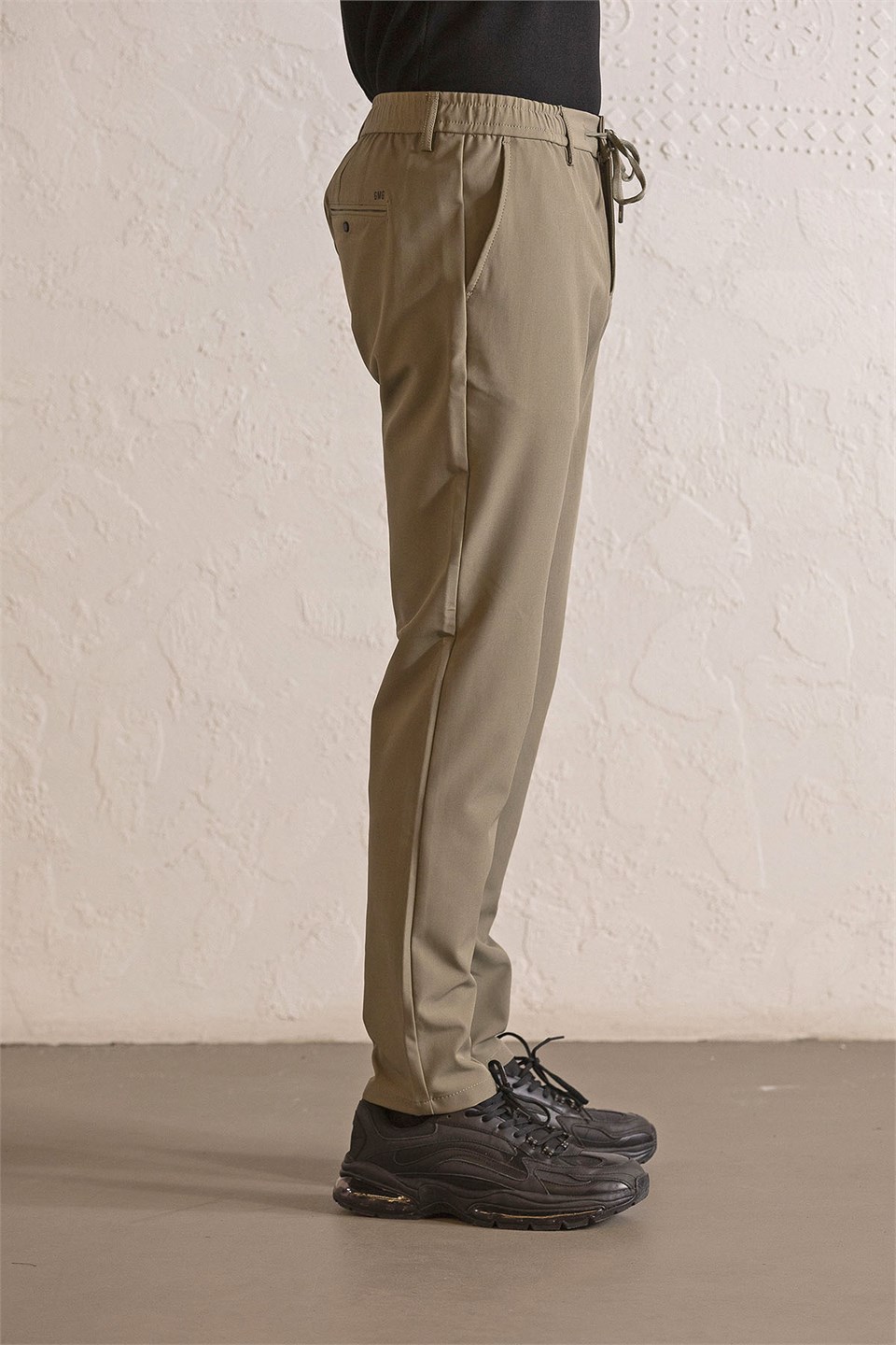 Beli Lastikli ve Bağcıklı Cepleri Çıtçıtlı Jogger Erkek Pantolon