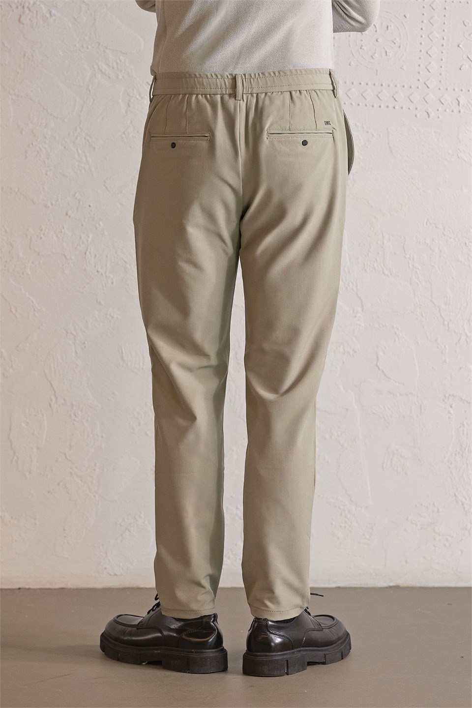 Beli Lastikli ve Bağcıklı Cepleri Çıtçıtlı Jogger Erkek Pantolon