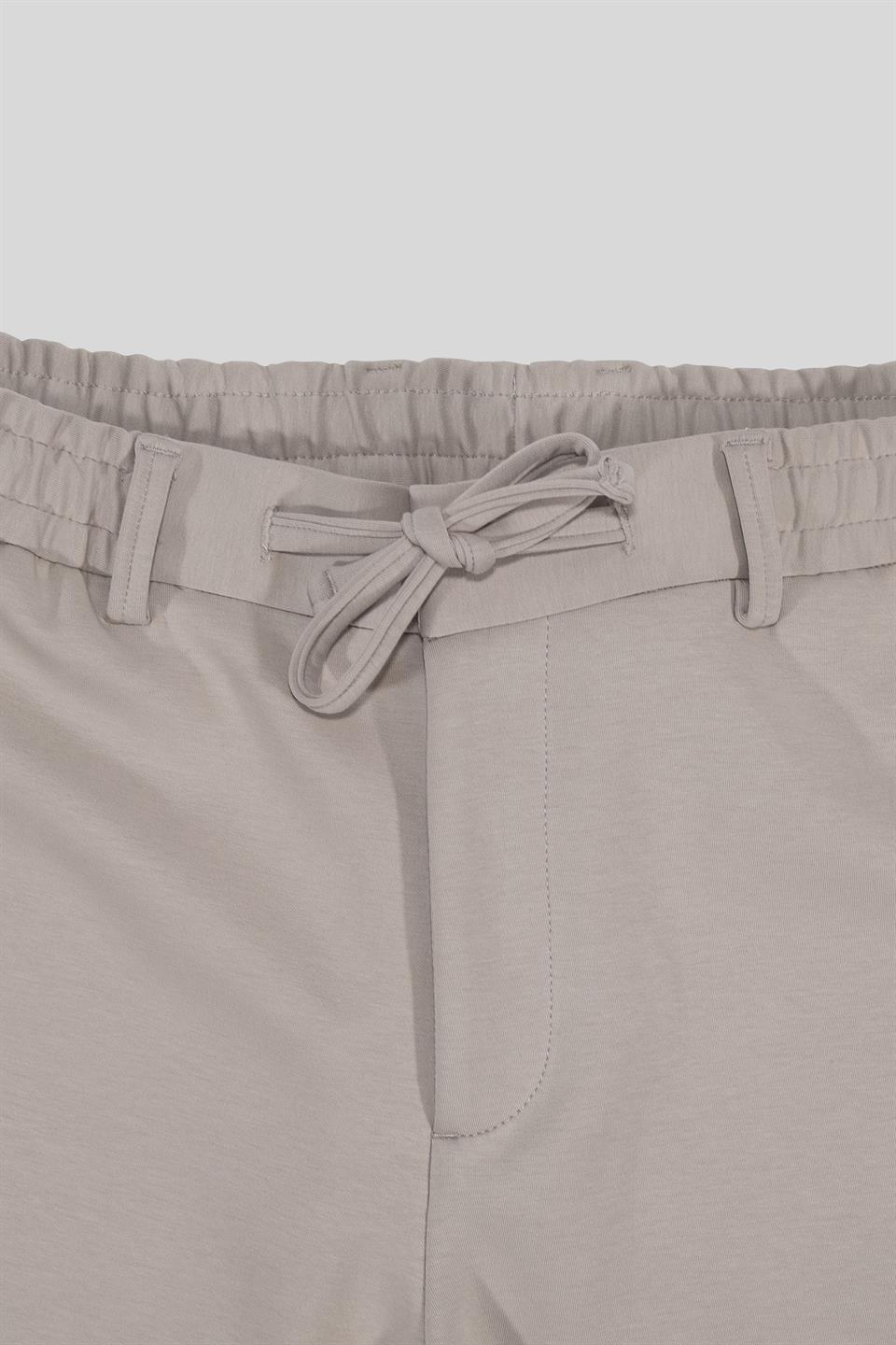 Beli Lastikli ve Bağcıklı Dik Cepli Regular Fit Erkek Şort