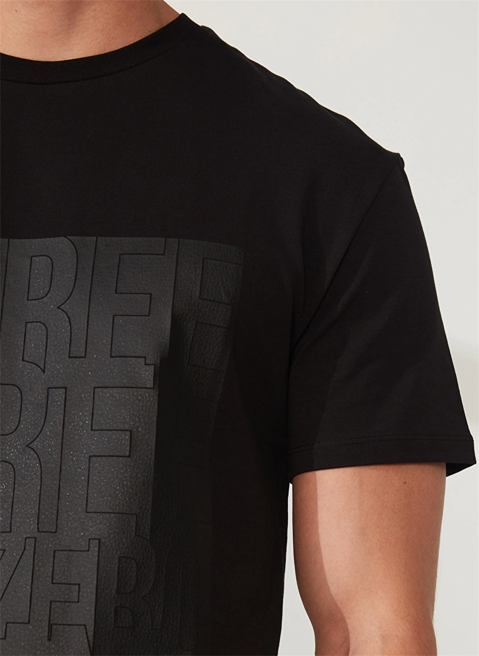 Bisiklet Yaka Baskılı Erkek T-shirt