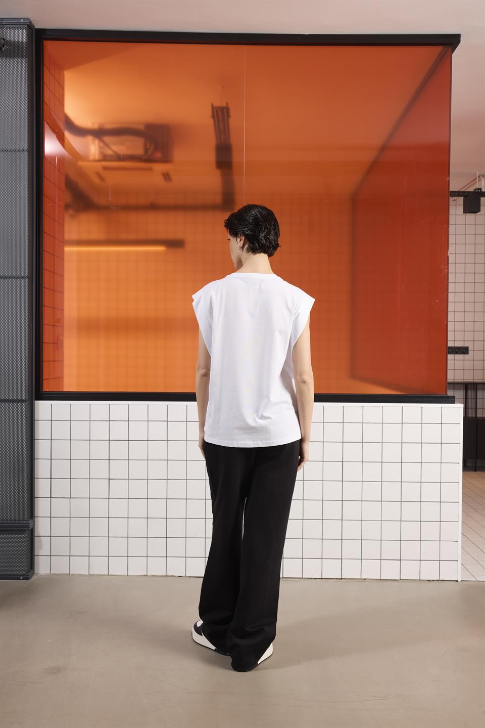 Bisiklet Yaka Logo Detaylı Kolsuz T-shirt