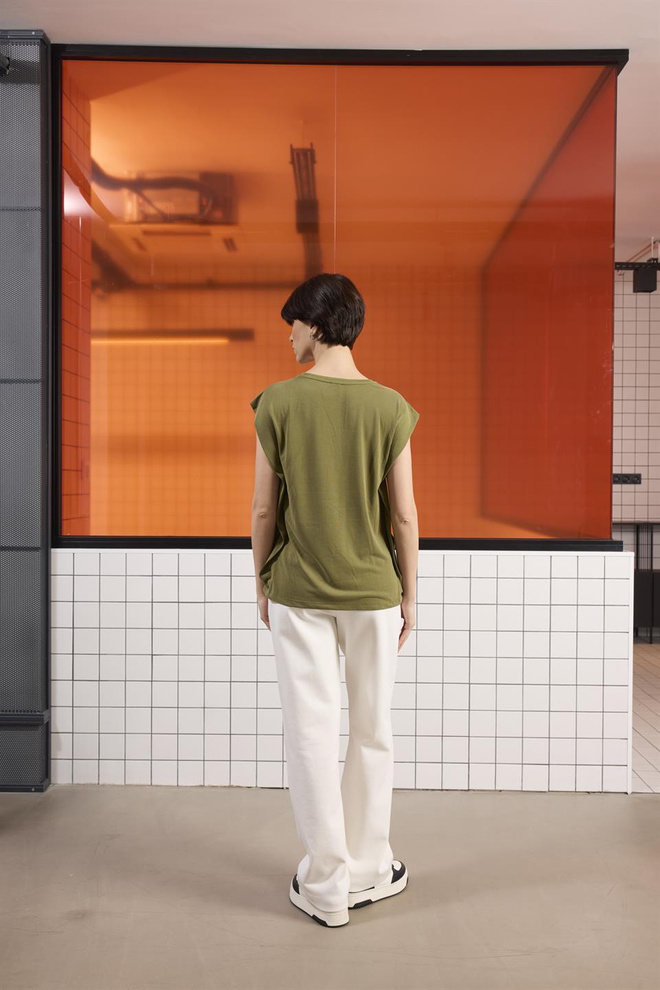 Bisiklet Yaka Logo Detaylı Kolsuz T-shirt