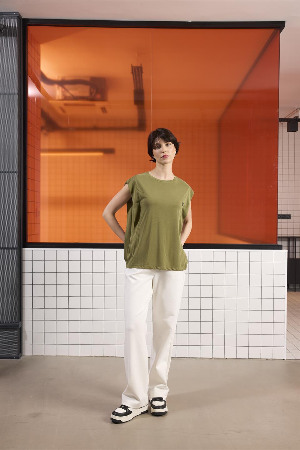 Bisiklet Yaka Logo Detaylı Kolsuz T-shirt